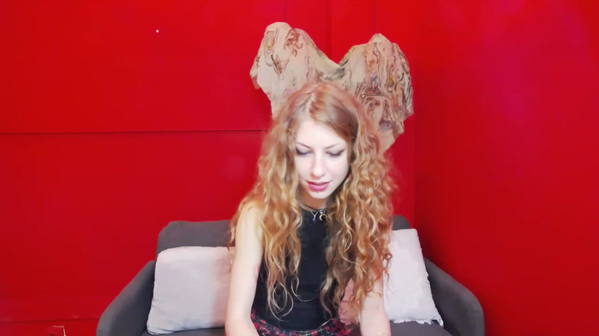 Gallery image thumbnail from YenniferSky's myfreecams stream on, 05/18/2023, 17:21 image 18 of 20