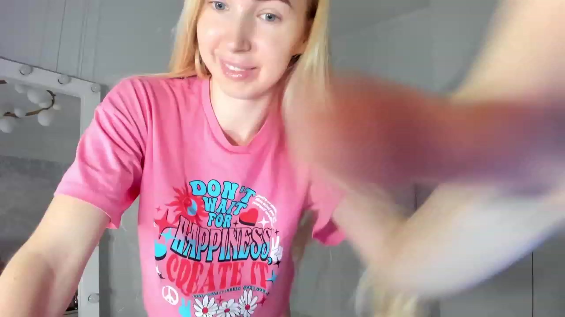 Gallery image thumbnail from YesBarbie's myfreecams stream on, 11/15/2023, 06:50 image 5 of 20