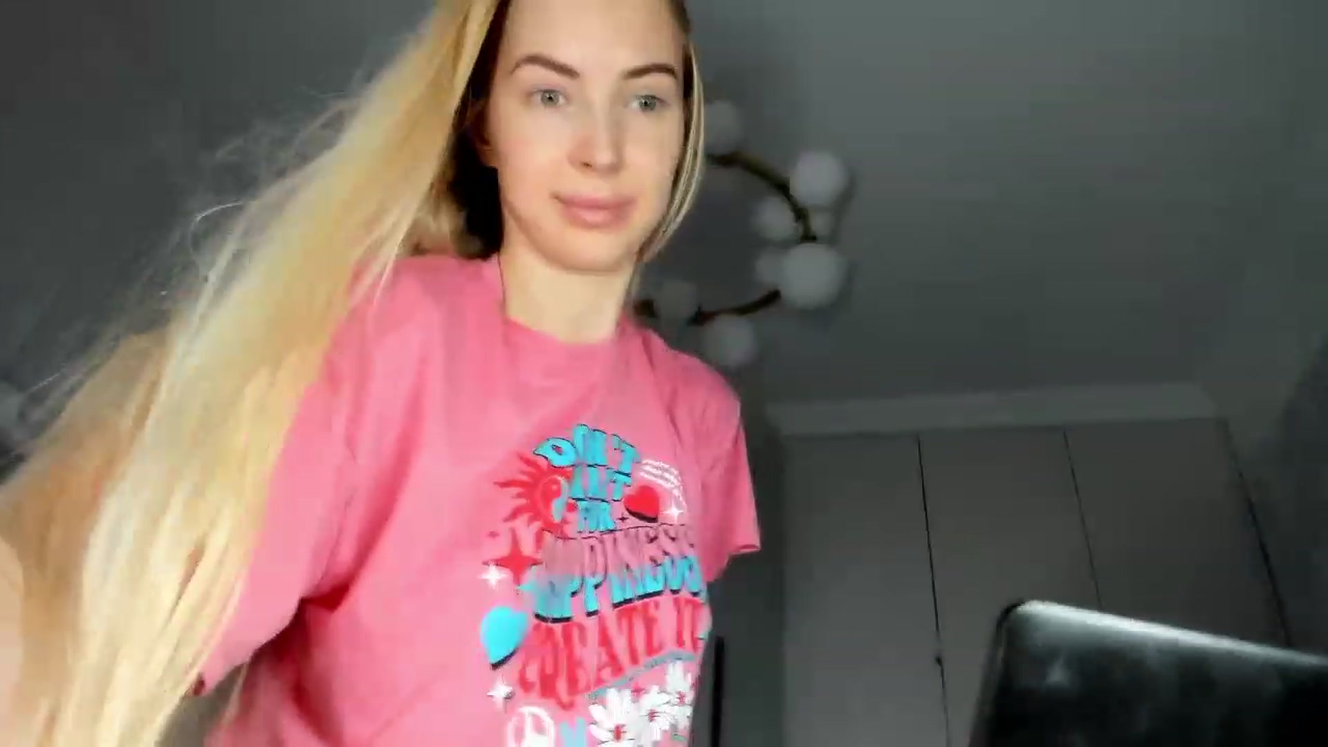 Gallery image thumbnail from YesBarbie's myfreecams stream on, 11/15/2023, 10:00 image 17 of 20
