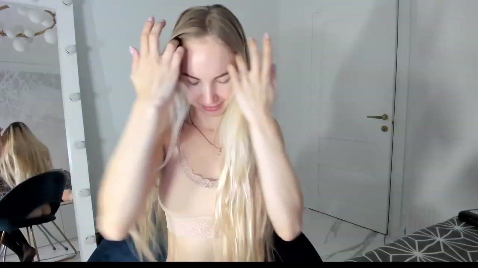 Gallery image thumbnail from YesBarbie's myfreecams stream on, 11/20/2023, 07:05 image 19 of 20
