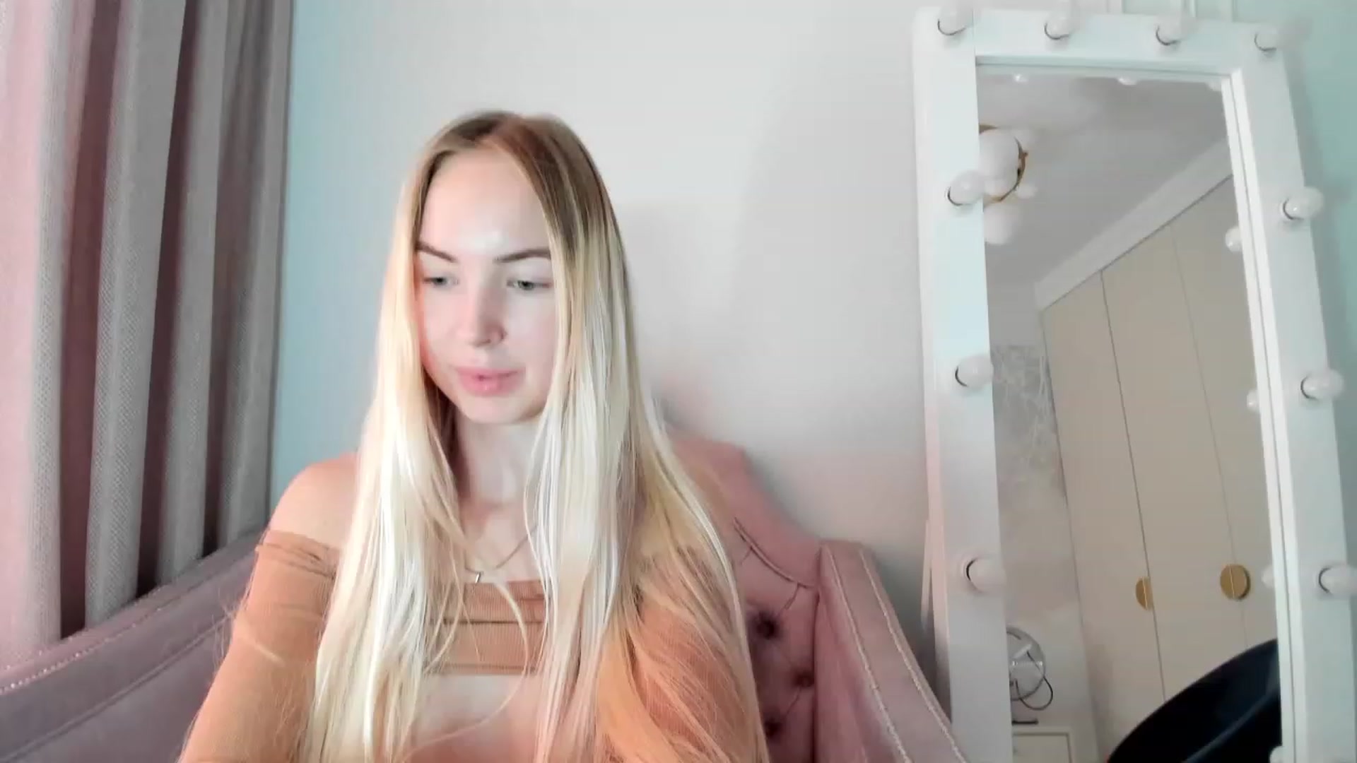 Gallery image thumbnail from YesBarbie's myfreecams stream on, 11/27/2023, 09:52 image 9 of 20