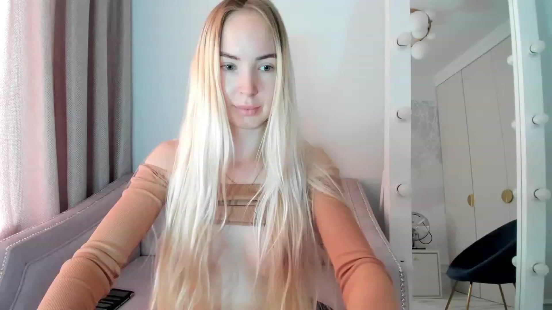 Gallery image thumbnail from YesBarbie's myfreecams stream on, 11/27/2023, 09:52 image 2 of 20