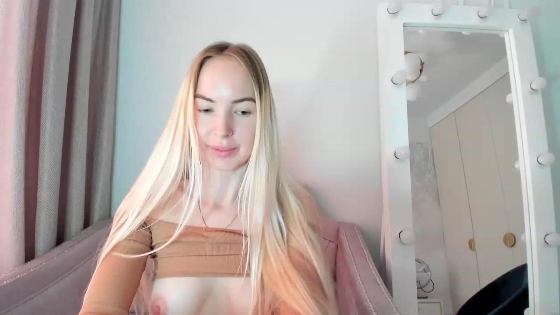 Gallery image thumbnail from YesBarbie's myfreecams stream on, 11/27/2023, 09:52 image 7 of 20