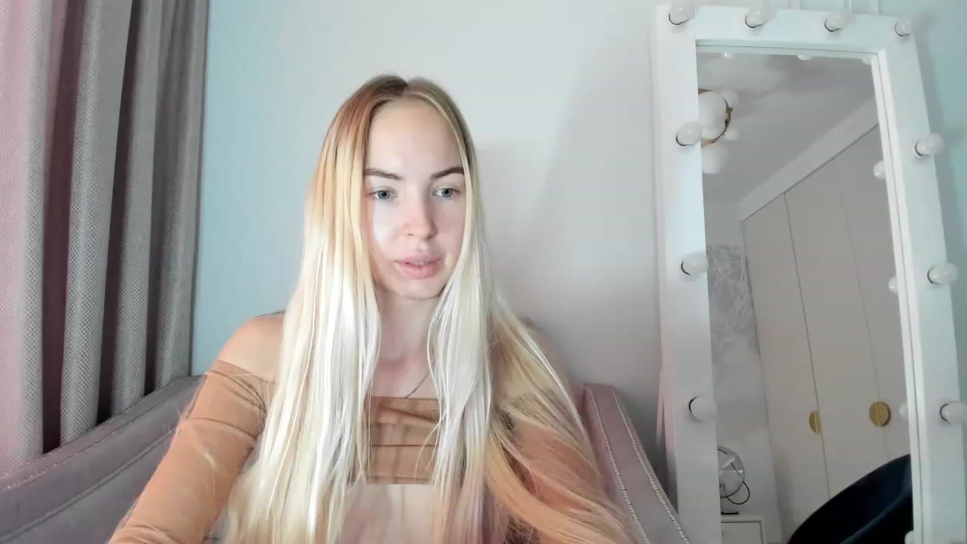 Gallery image thumbnail from YesBarbie's myfreecams stream on, 11/27/2023, 09:52 image 8 of 20
