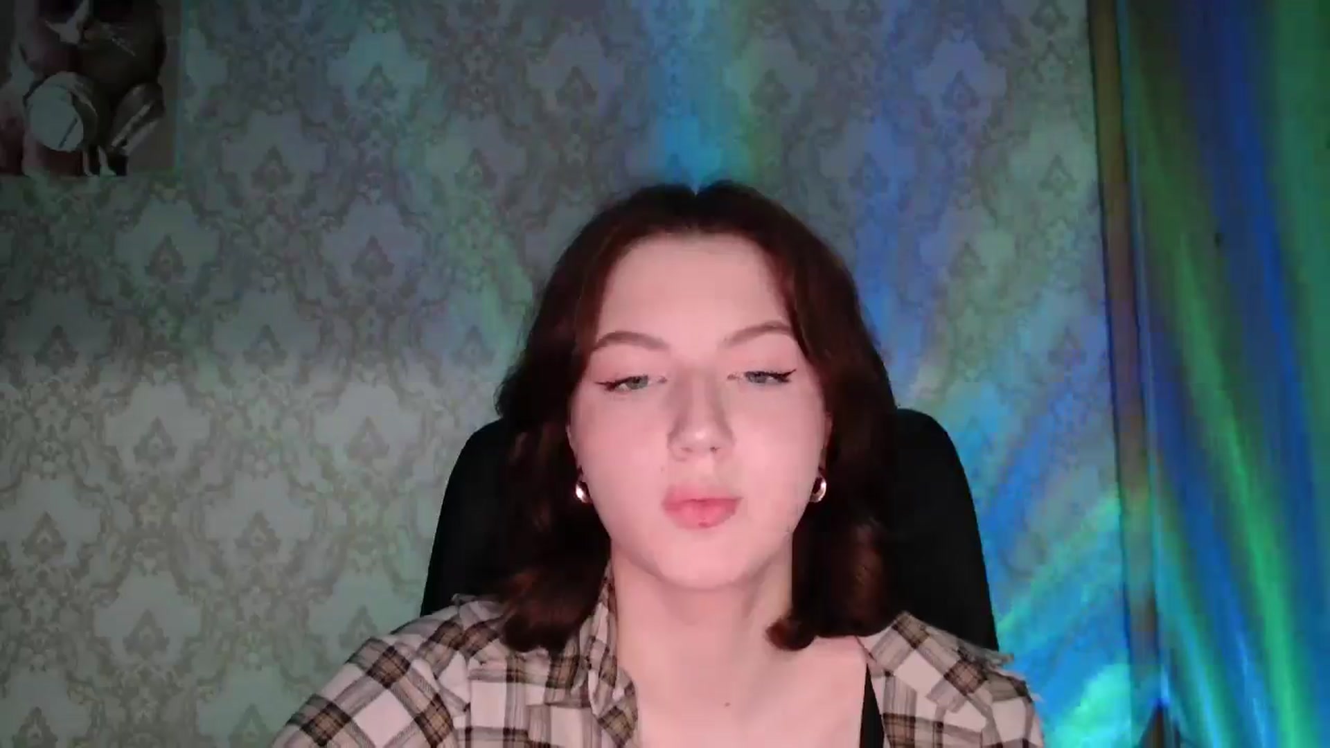 Gallery image thumbnail from YesLady's myfreecams stream on, 03/28/2026, 18:10 image 17 of 20