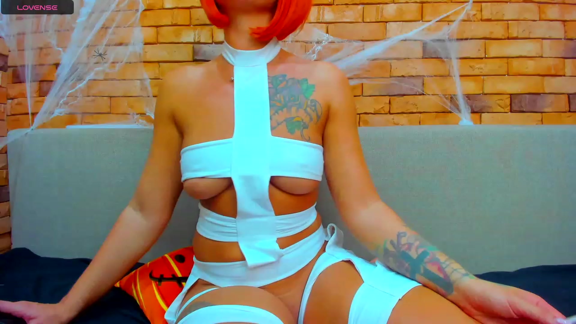 Gallery image thumbnail from Yes_Leeloo's myfreecams stream on, 10/29/2023, 13:01 image 10 of 20