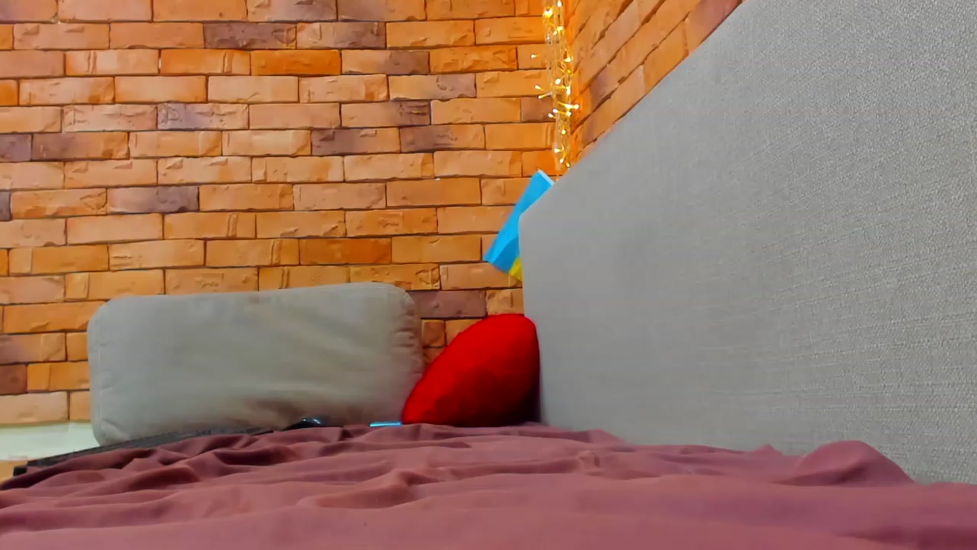 Gallery image thumbnail from Yes_Sir_'s myfreecams stream on, 03/18/2023, 09:24 image 9 of 20