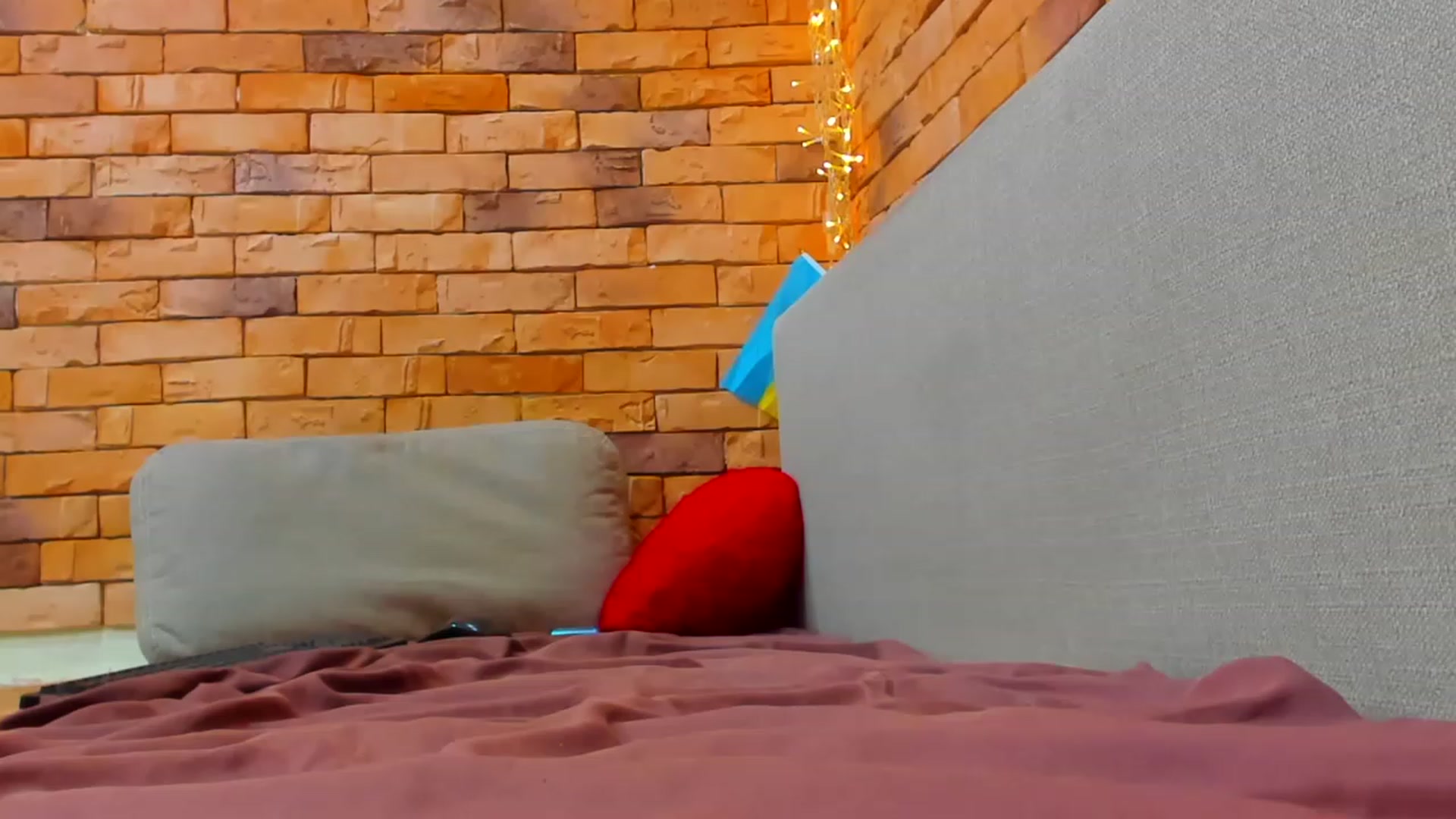 Gallery image thumbnail from Yes_Sir_'s myfreecams stream on, 03/18/2023, 09:24 image 8 of 20