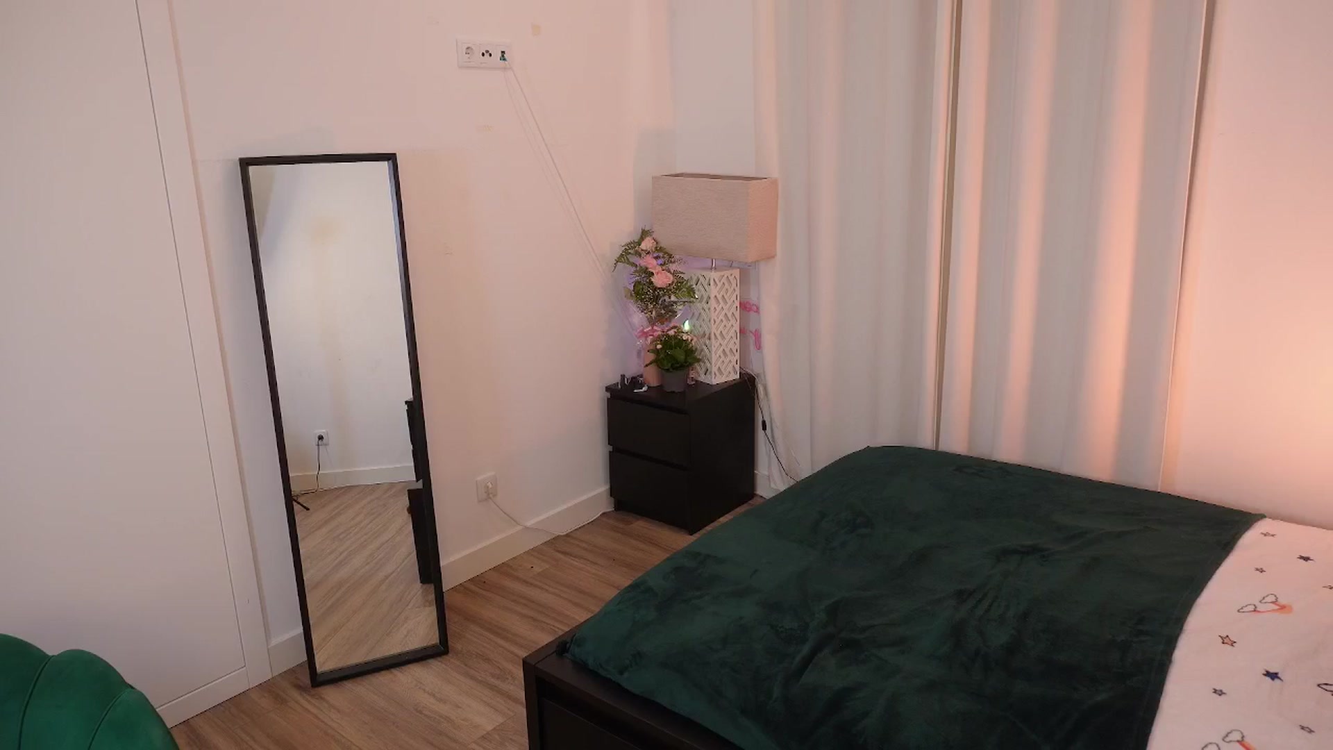 Gallery image thumbnail from Yess_kiki's myfreecams stream on, 09/08/2025, 16:19 image 1 of 20