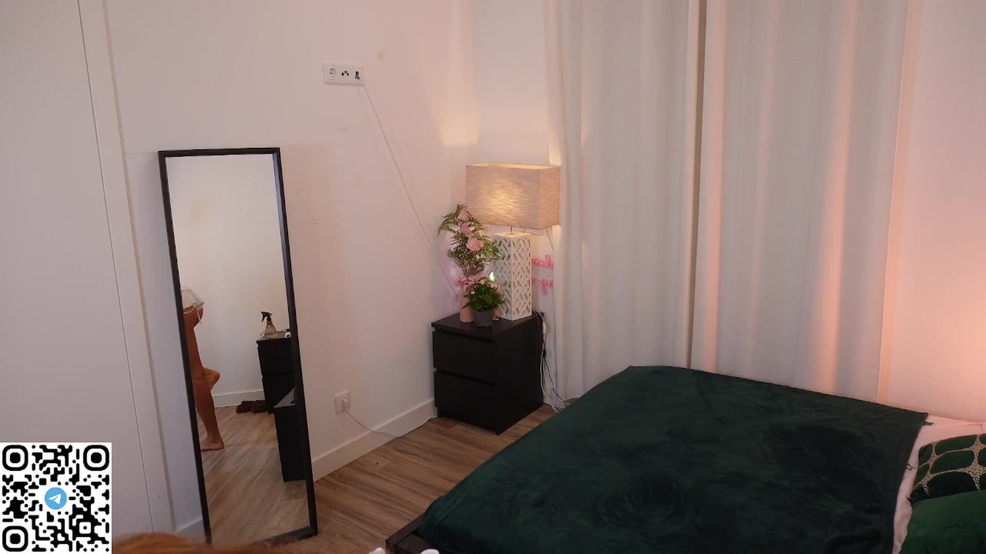 Gallery image thumbnail from Yess_kiki's myfreecams stream on, 09/10/2025, 13:27 image 4 of 20