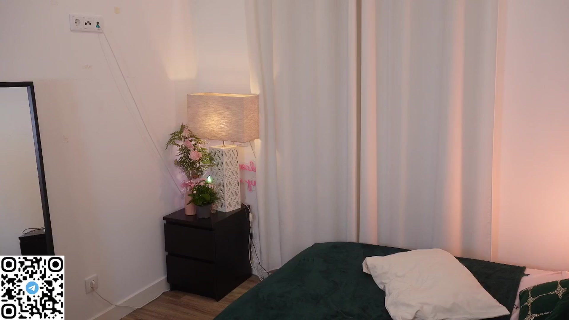 Gallery image thumbnail from Yess_kiki's myfreecams stream on, 09/10/2025, 14:14 image 6 of 20