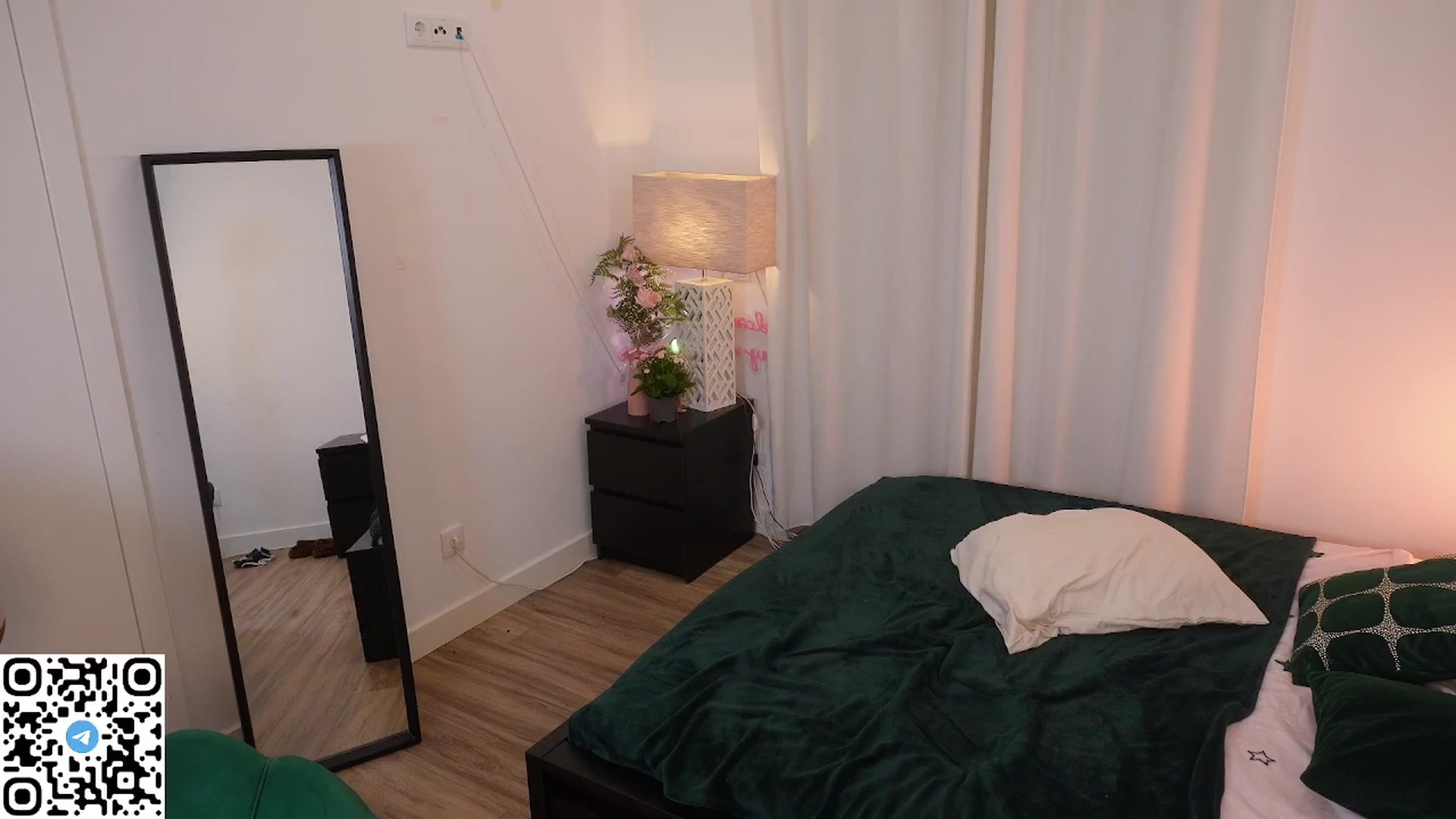 Gallery image thumbnail from Yess_kiki's myfreecams stream on, 09/10/2025, 14:53 image 18 of 20