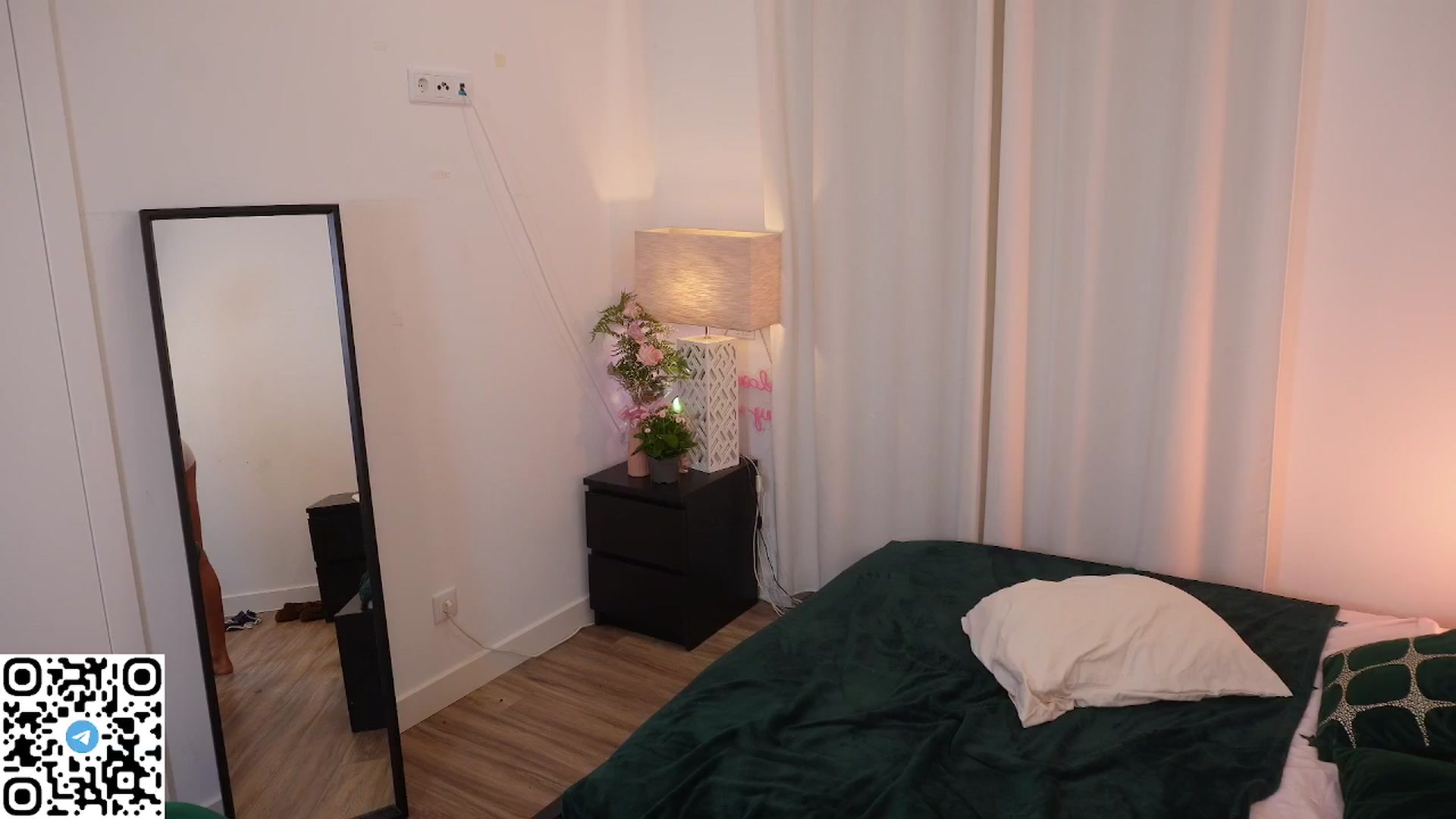 Gallery image thumbnail from Yess_kiki's myfreecams stream on, 09/10/2025, 14:53 image 5 of 20