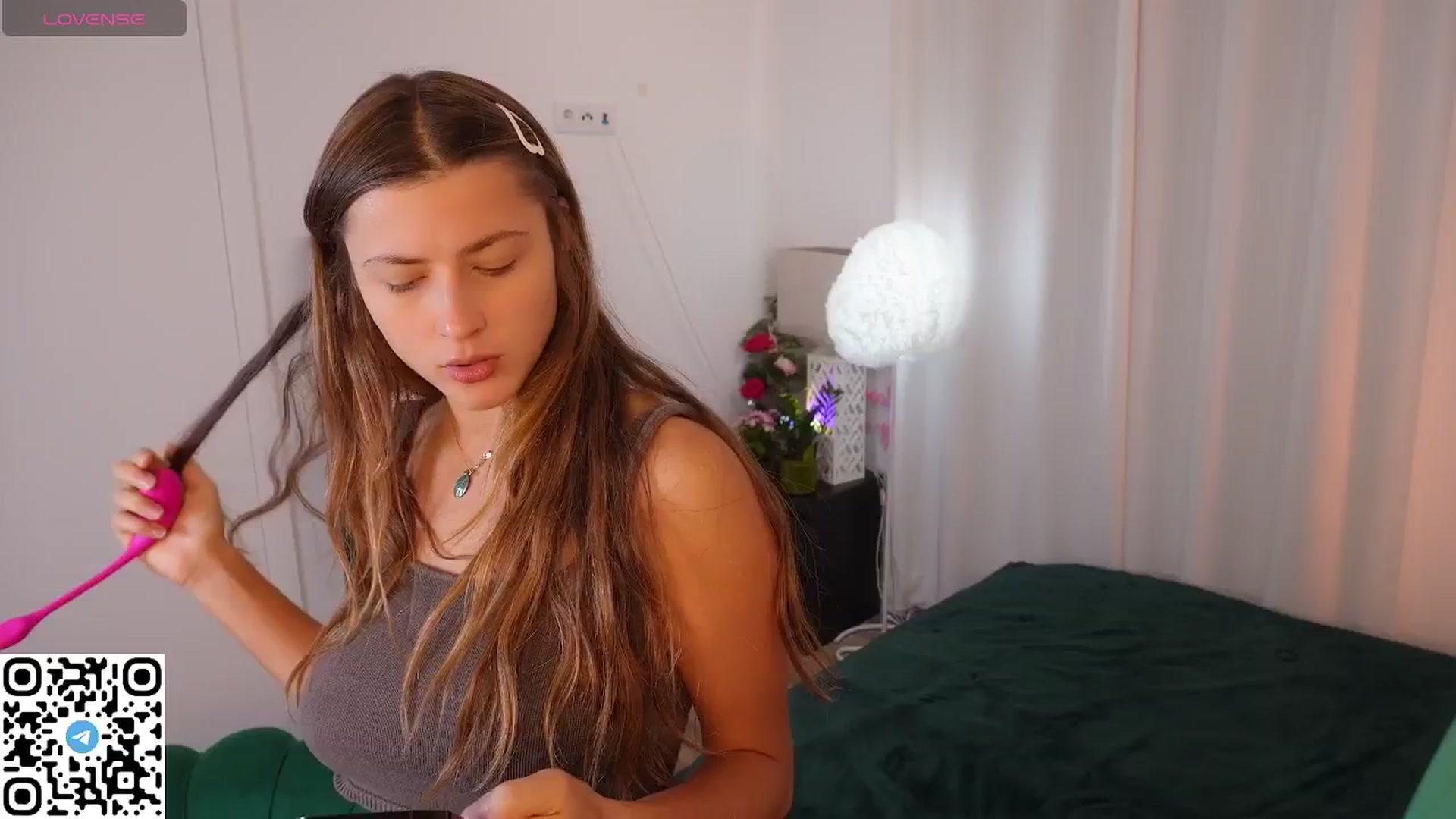 Gallery image thumbnail from Yess_kiki's myfreecams stream on, 09/13/2025, 08:41 image 5 of 20