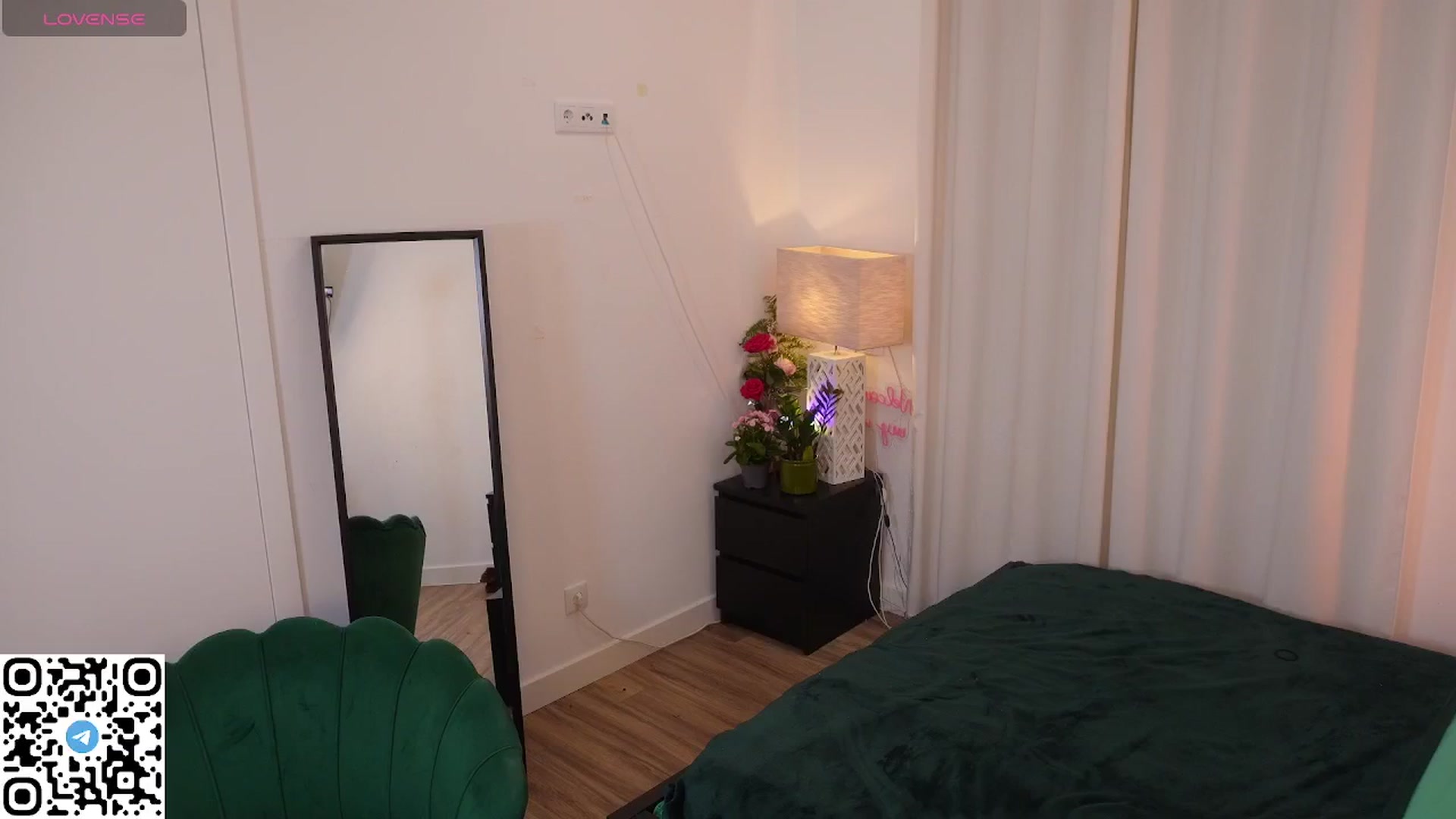 Gallery image thumbnail from Yess_kiki's myfreecams stream on, 09/13/2025, 08:41 image 8 of 20