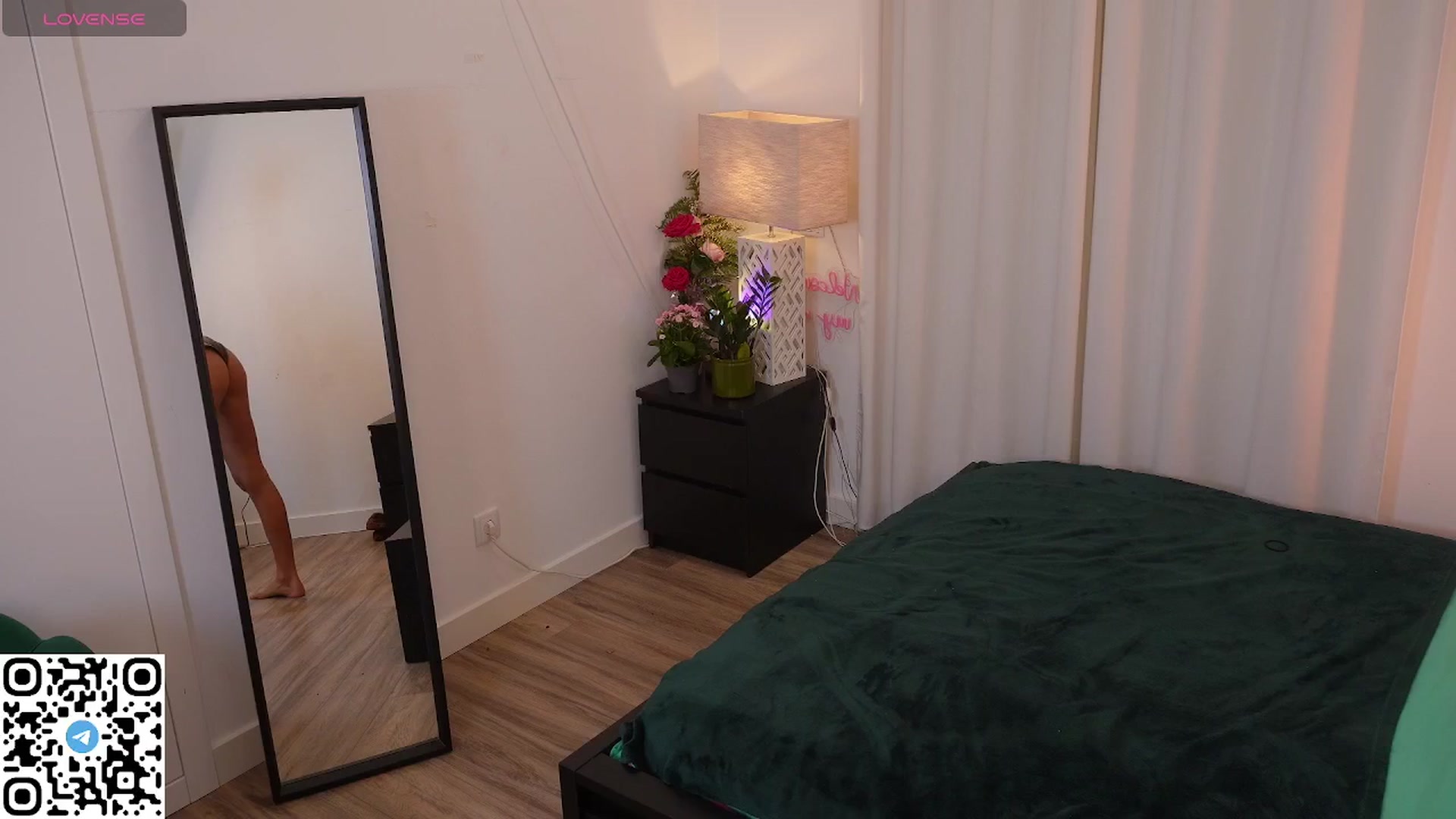 Gallery image thumbnail from Yess_kiki's myfreecams stream on, 09/13/2025, 10:30 image 13 of 20