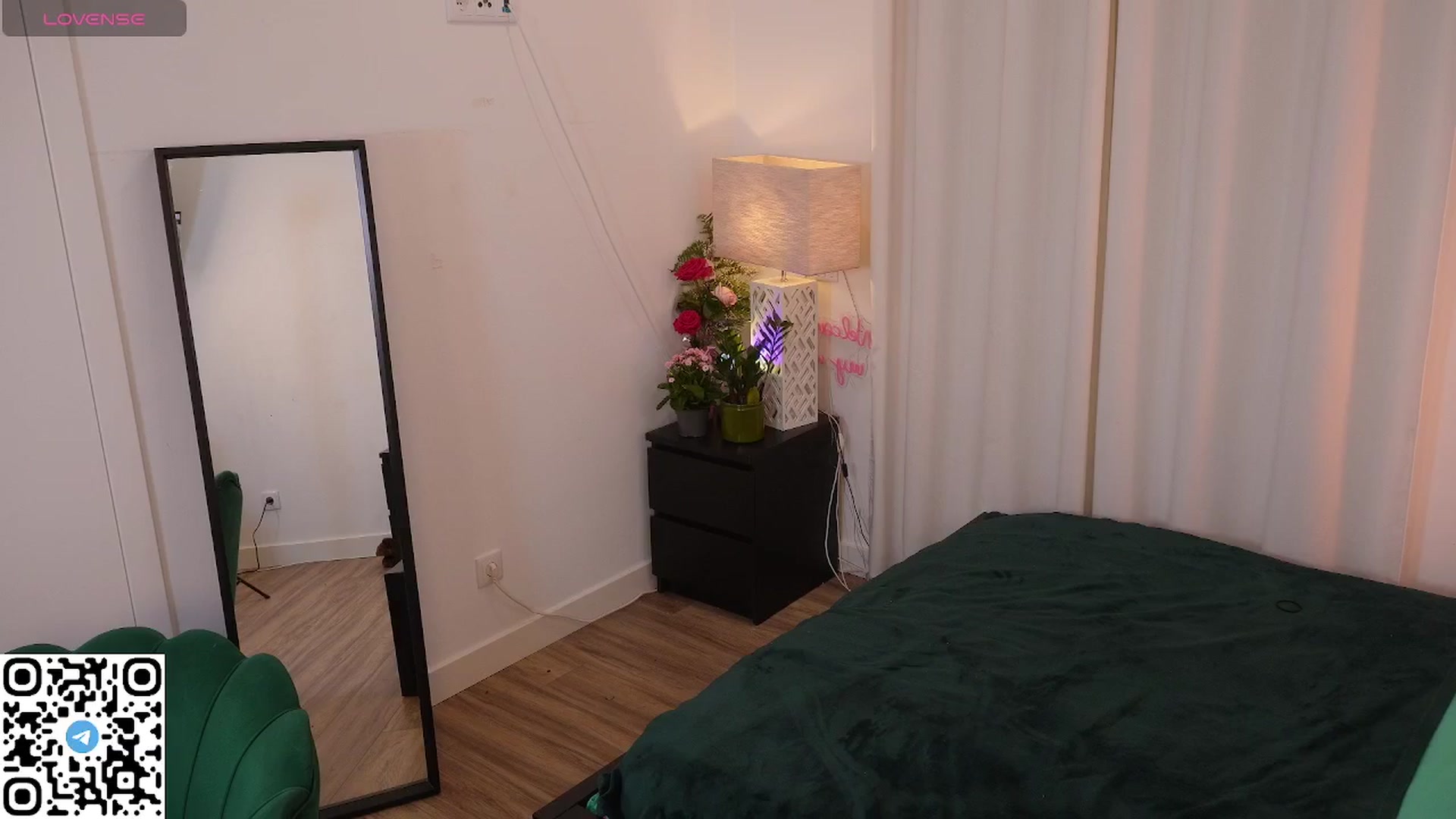 Gallery image thumbnail from Yess_kiki's myfreecams stream on, 09/13/2025, 10:30 image 5 of 20