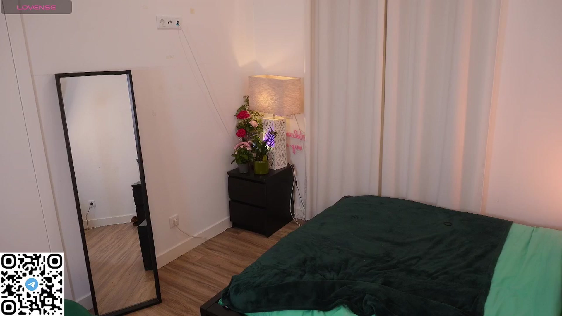 Gallery image thumbnail from Yess_kiki's myfreecams stream on, 09/13/2025, 14:52 image 5 of 20