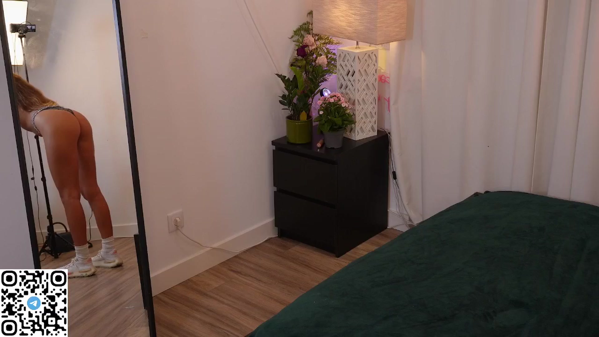 Gallery image thumbnail from Yess_kiki's myfreecams stream on, 09/20/2025, 15:02 image 2 of 20