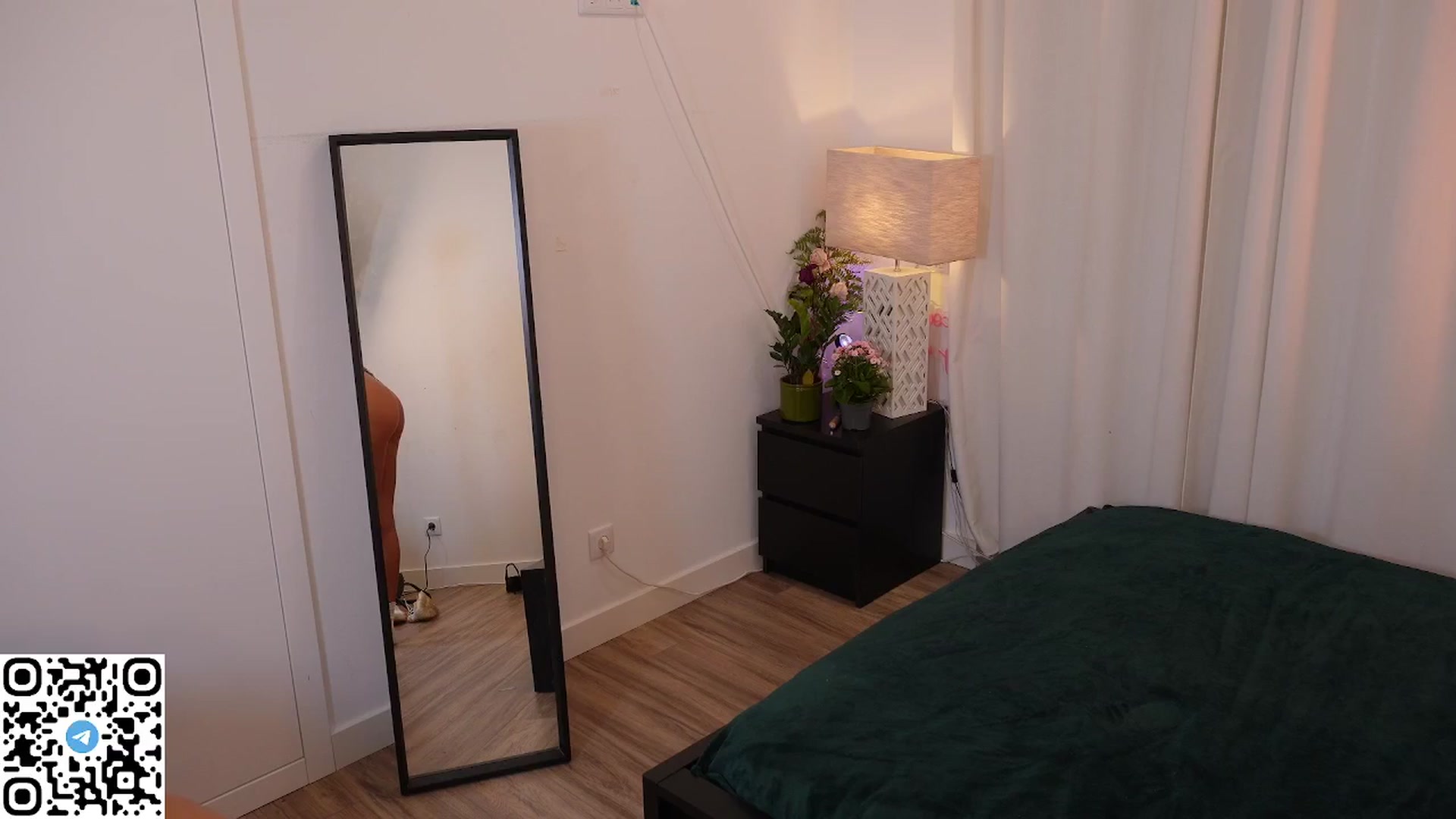 Gallery image thumbnail from Yess_kiki's myfreecams stream on, 09/20/2025, 15:02 image 15 of 20