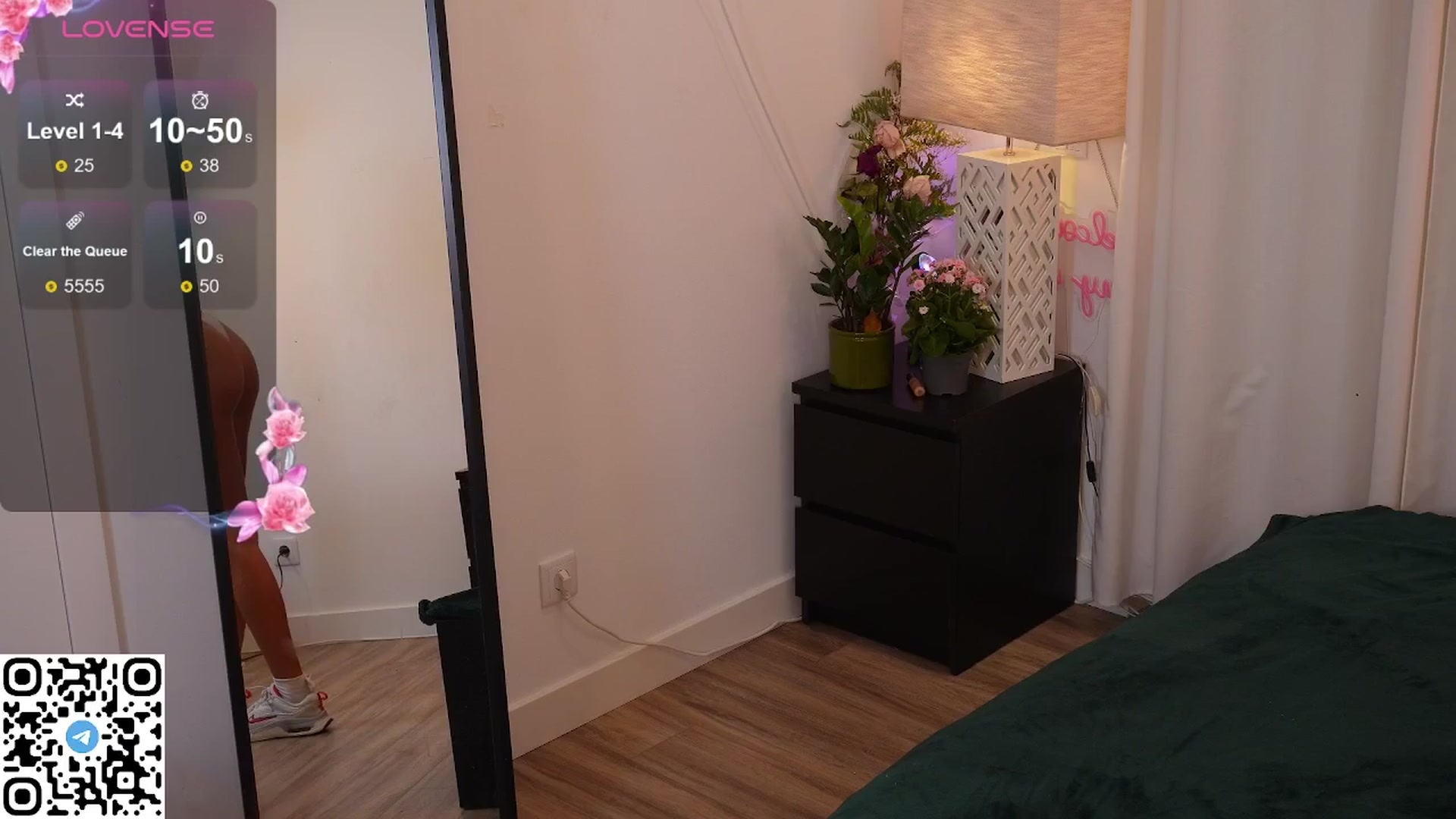 Gallery image thumbnail from Yess_kiki's myfreecams stream on, 09/23/2025, 14:30 image 12 of 20