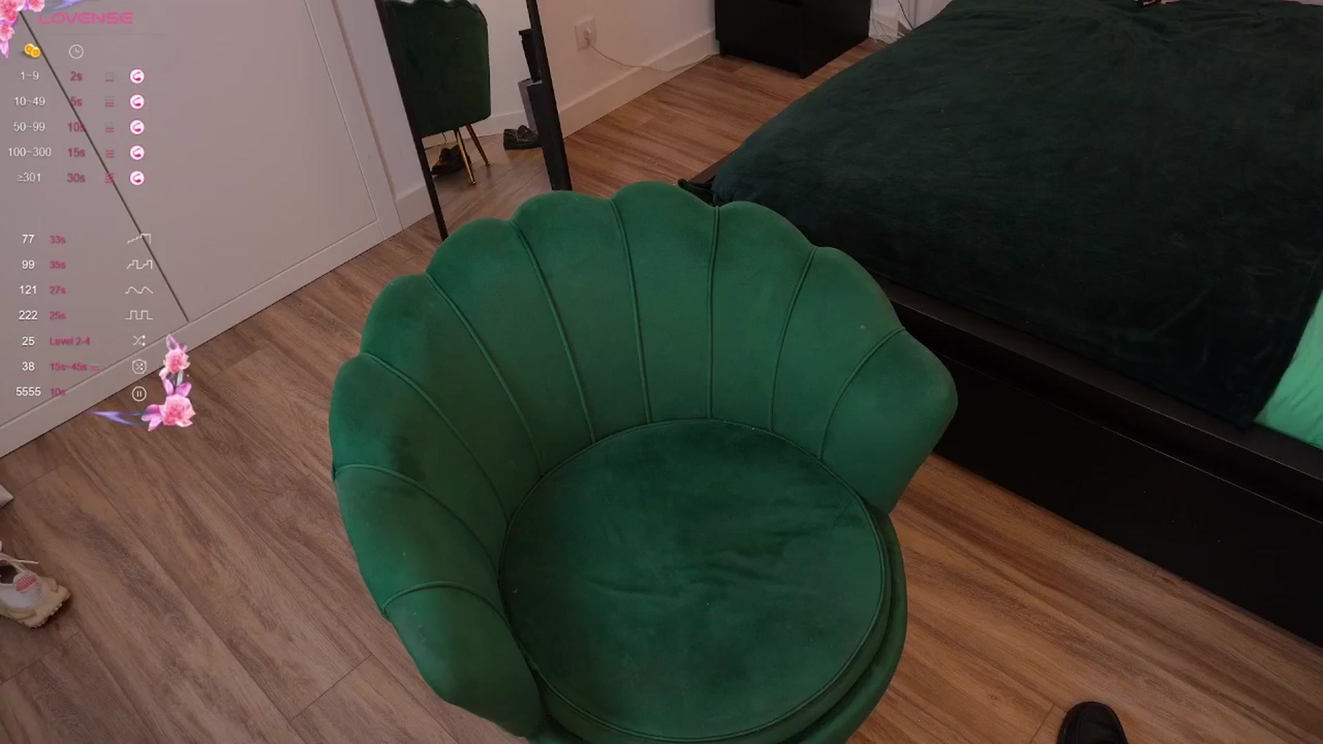 Gallery image thumbnail from Yess_kiki's myfreecams stream on, 10/03/2025, 17:56 image 1 of 20