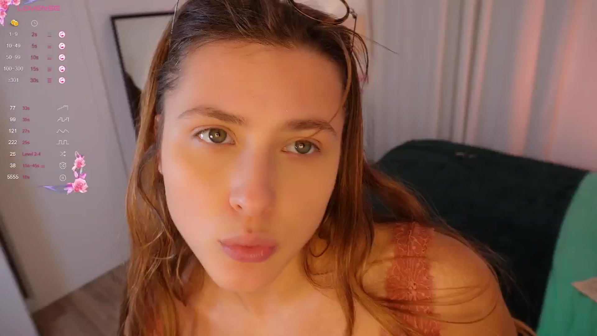 Gallery image thumbnail from Yess_kiki's myfreecams stream on, 10/03/2025, 19:46 image 9 of 20