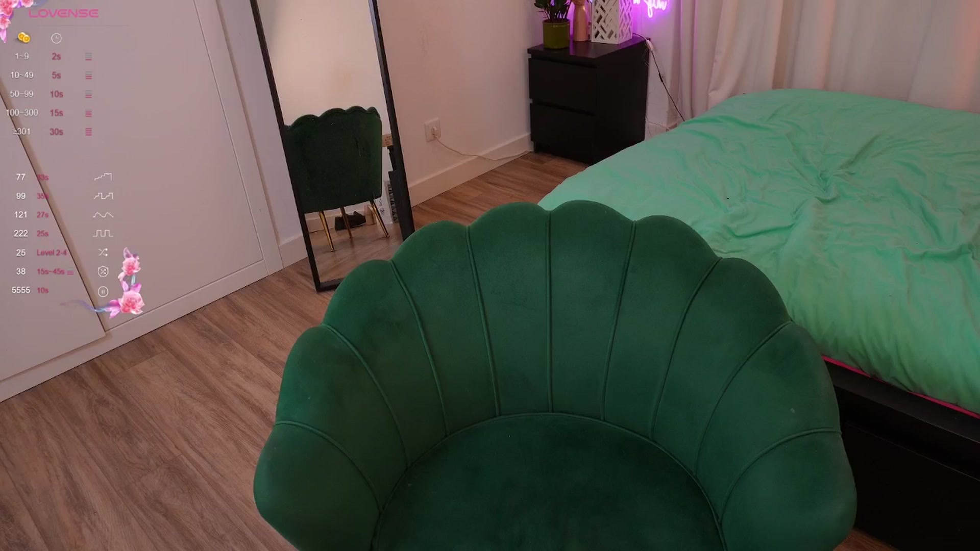 Gallery image thumbnail from Yess_kiki's myfreecams stream on, 10/04/2025, 15:39 image 2 of 20