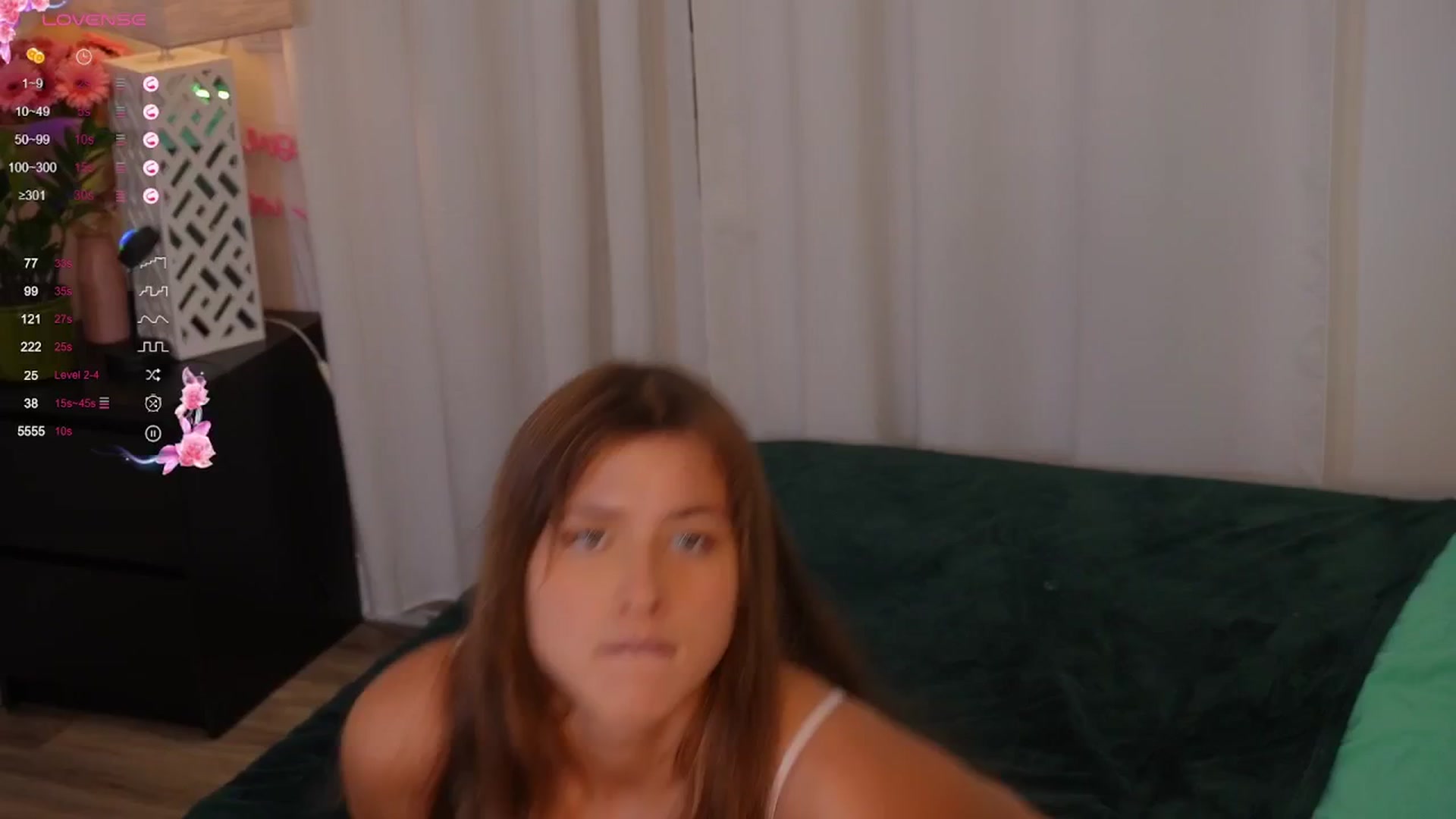 Gallery image thumbnail from Yess_kiki's myfreecams stream on, 10/05/2025, 13:28 image 1 of 20