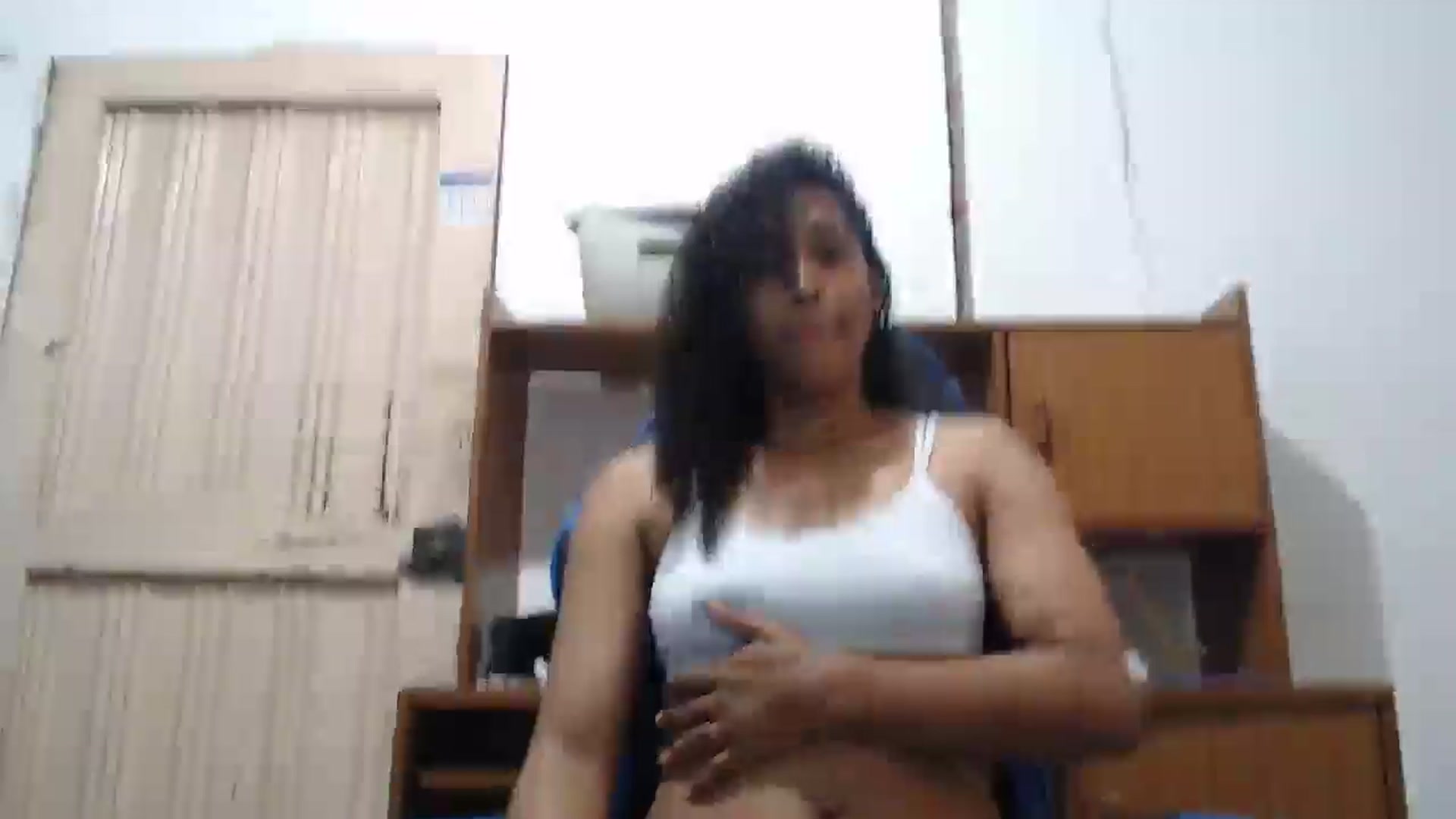 Gallery image thumbnail from Yohatinelly07's myfreecams stream on, 11/25/2025, 10:20 image 4 of 20