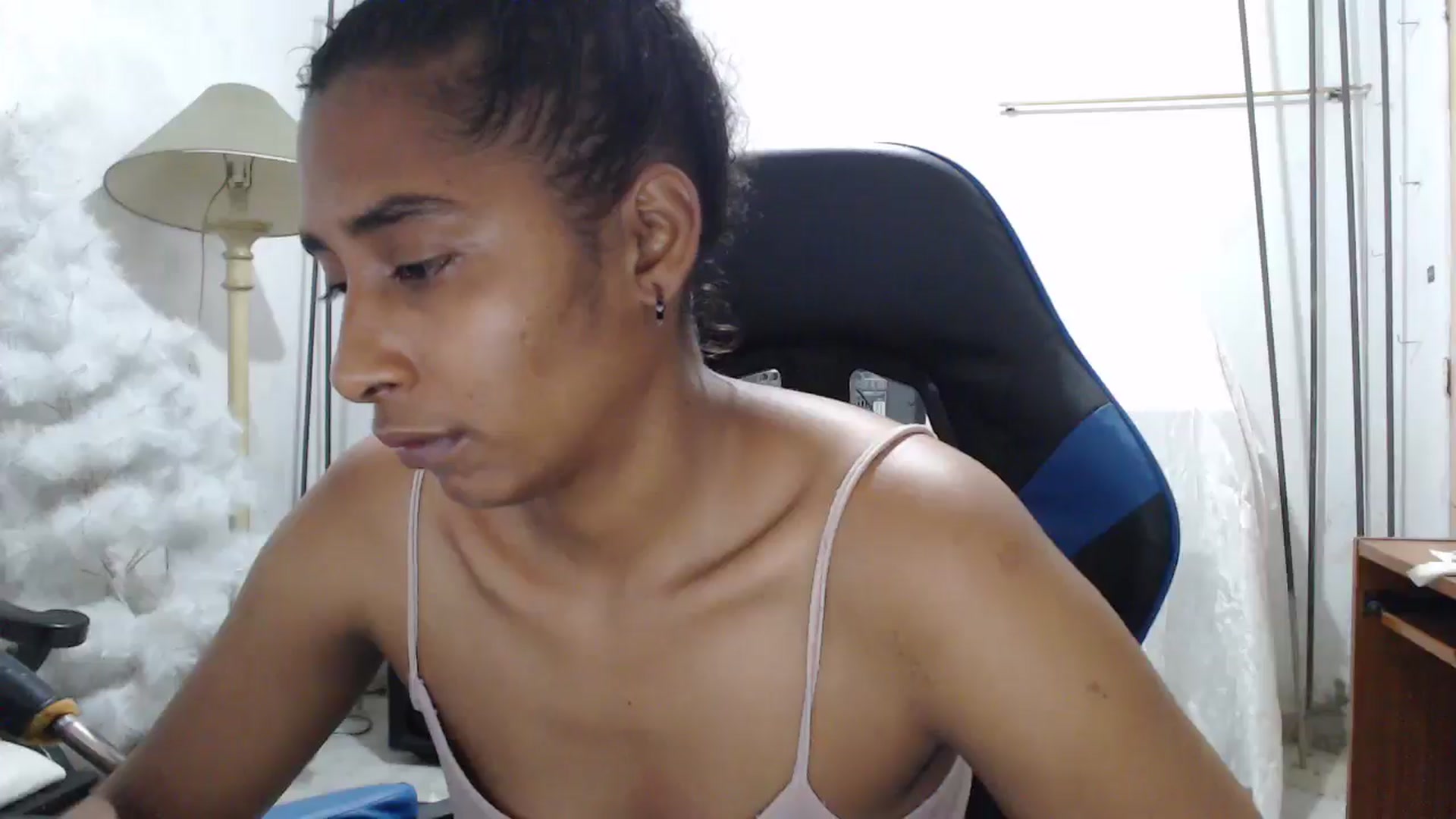 Gallery image thumbnail from Yohatinelly07's myfreecams stream on, 11/28/2025, 10:50 image 18 of 20