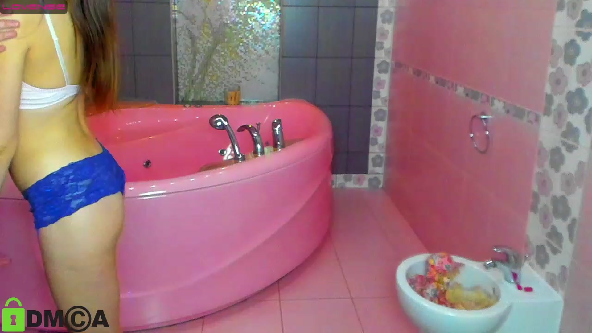 Gallery image thumbnail from Yongprincess's myfreecams stream on, 11/19/2022, 08:03 image 9 of 20