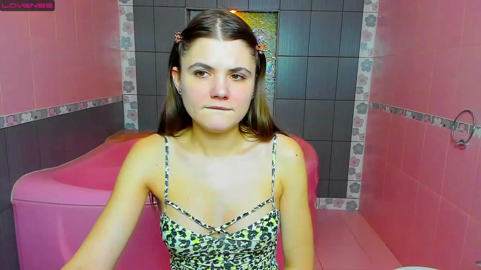 Gallery image thumbnail from Yongprincess's myfreecams stream on, 02/28/2023, 10:05 image 2 of 20