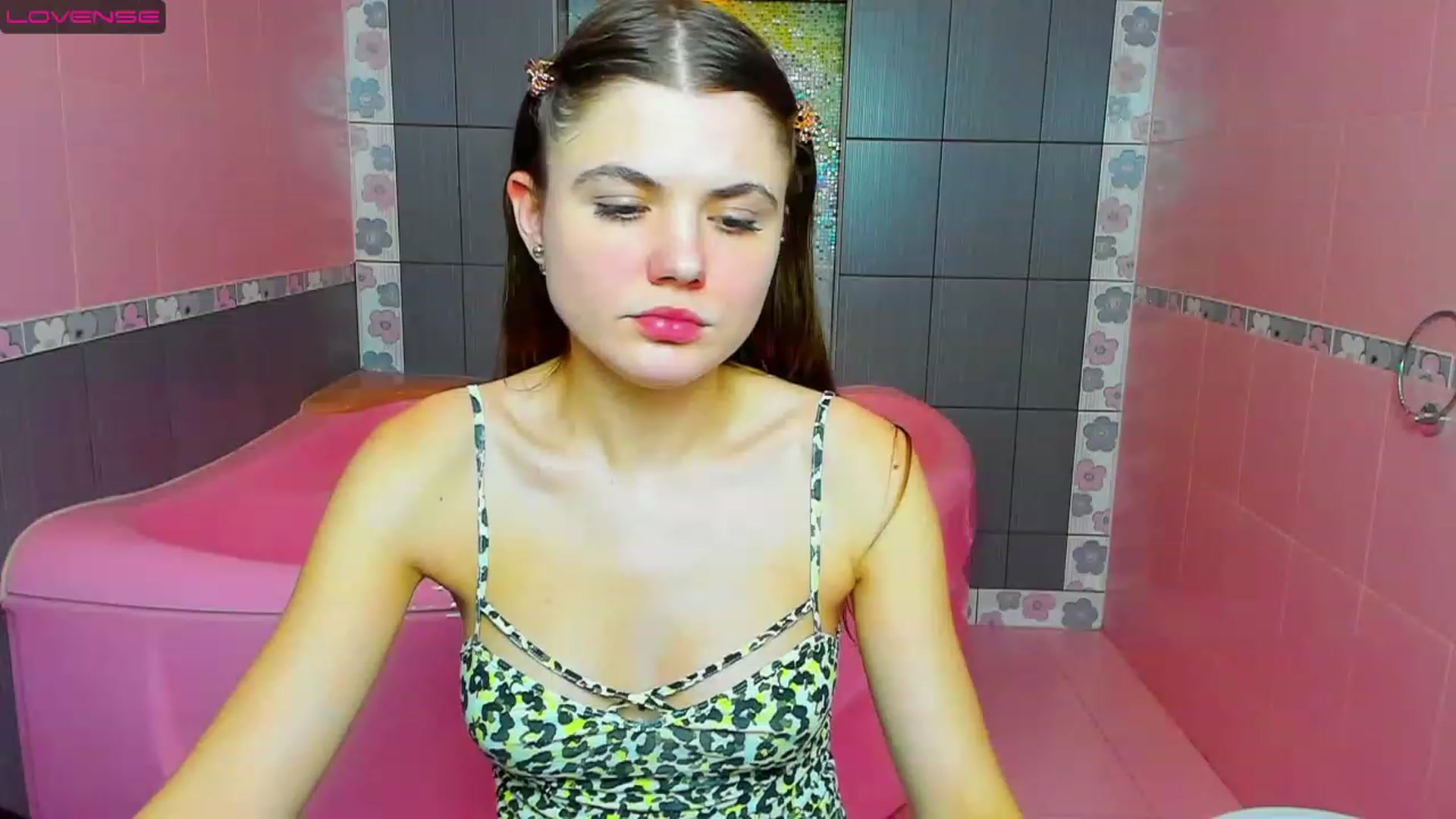 Gallery image thumbnail from Yongprincess's myfreecams stream on, 02/28/2023, 11:25 image 12 of 20