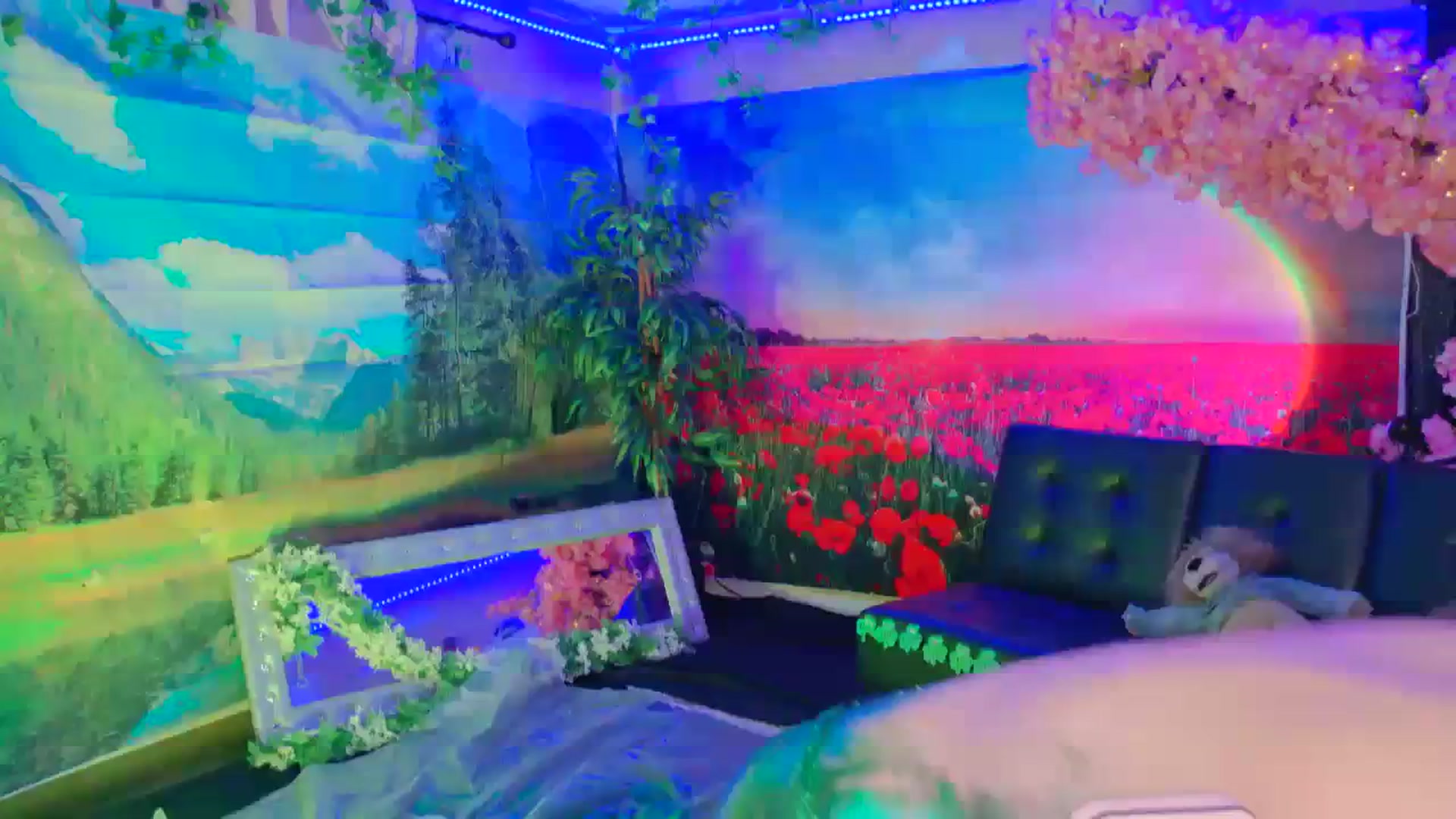 Gallery image thumbnail from YouBelongWKB's myfreecams stream on, 03/18/2024, 04:24 image 14 of 20