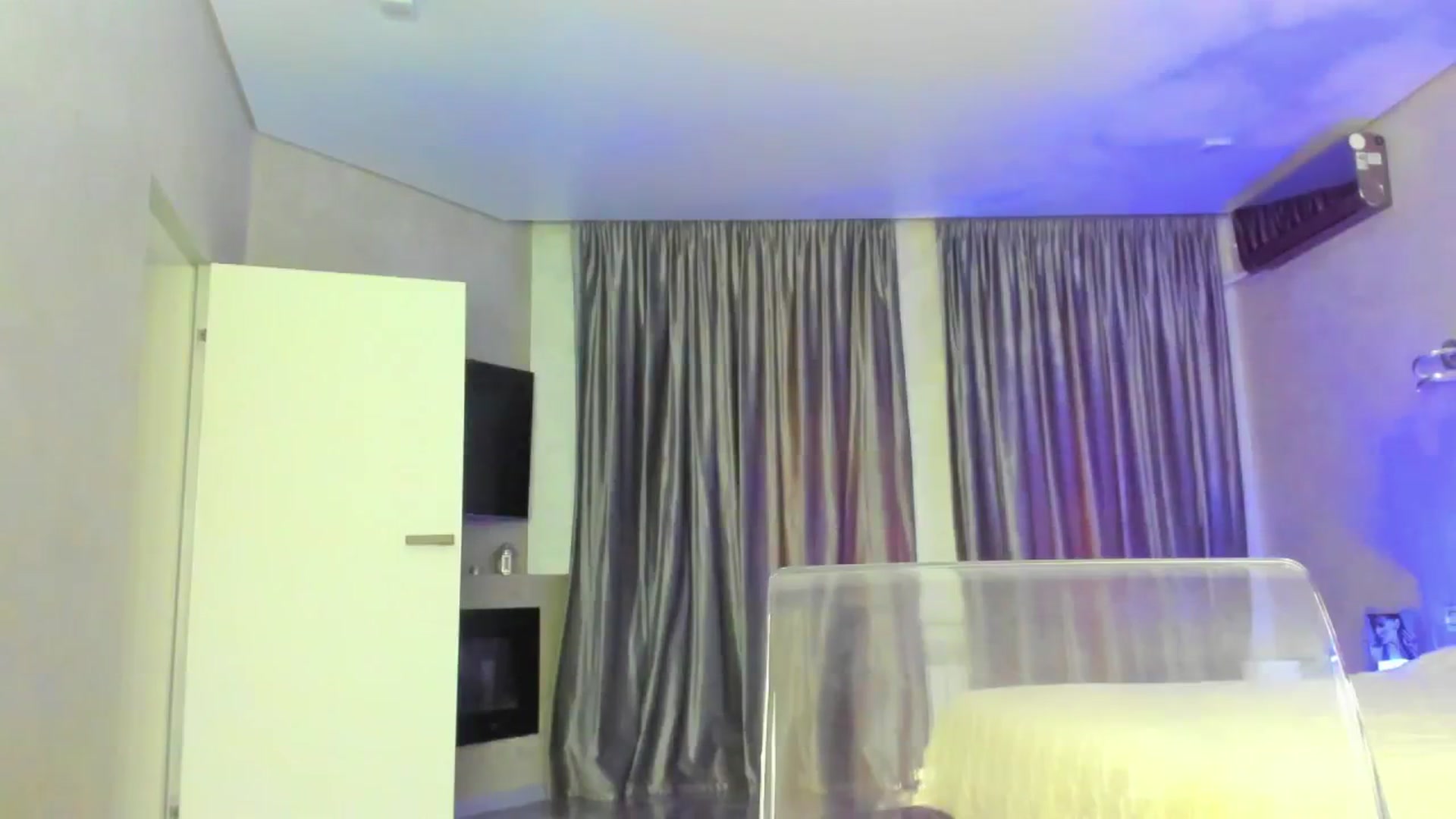 Gallery image thumbnail from YouInLoveK's myfreecams stream on, 05/27/2025, 14:22 image 19 of 20