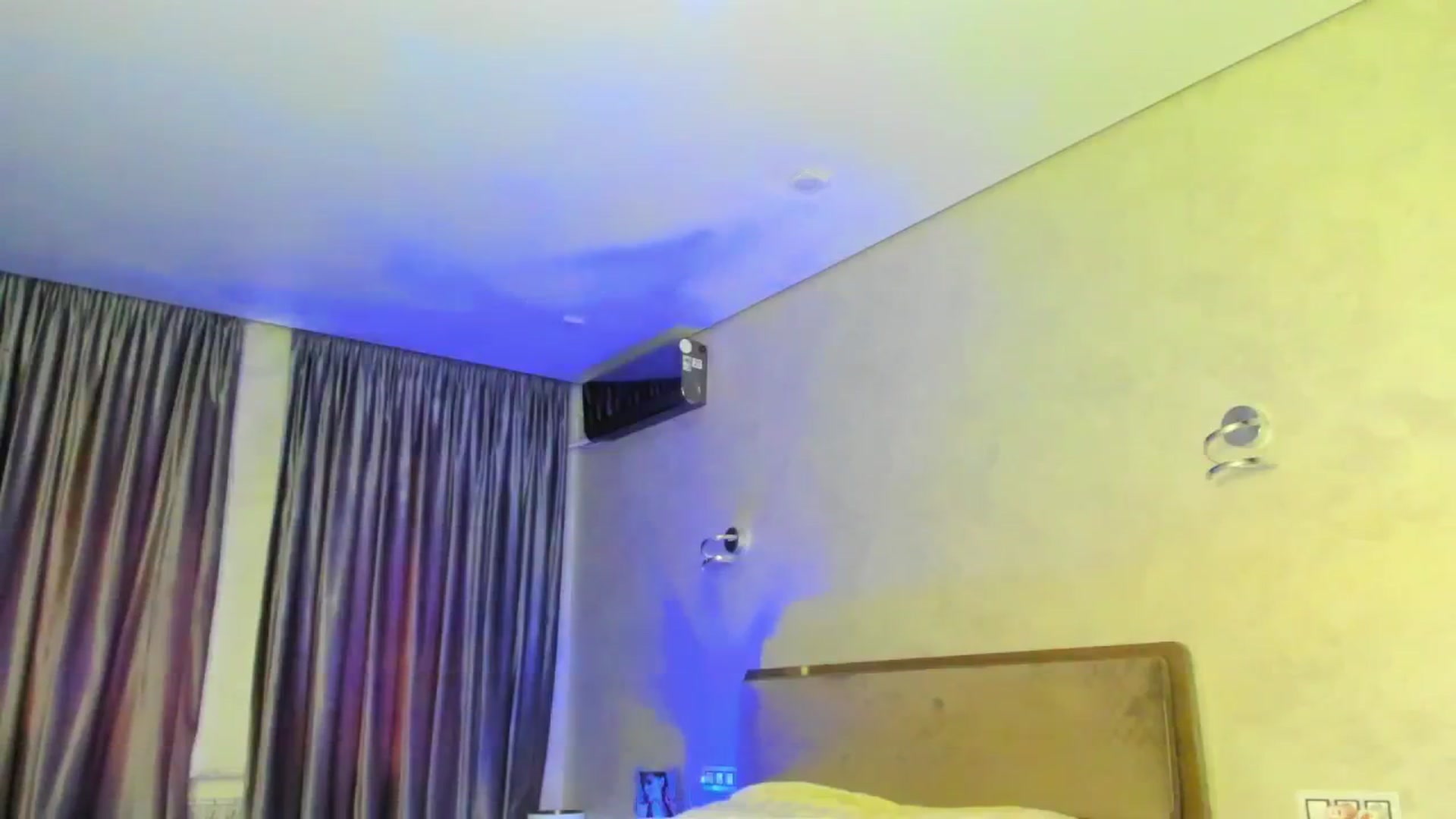 Gallery image thumbnail from YouInLoveK's myfreecams stream on, 05/27/2025, 14:22 image 15 of 20