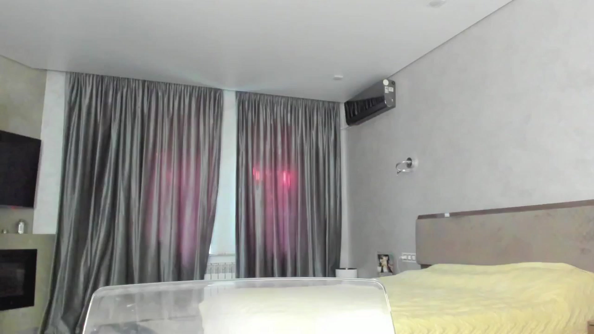 Gallery image thumbnail from YouInLoveK's myfreecams stream on, 05/30/2025, 13:55 image 10 of 20