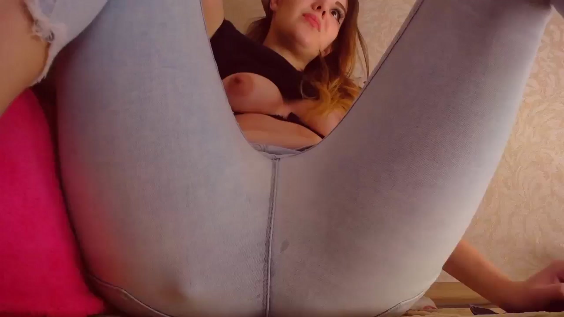 Gallery image thumbnail from YouTubad's myfreecams stream on, 02/19/2025, 10:51 image 19 of 20