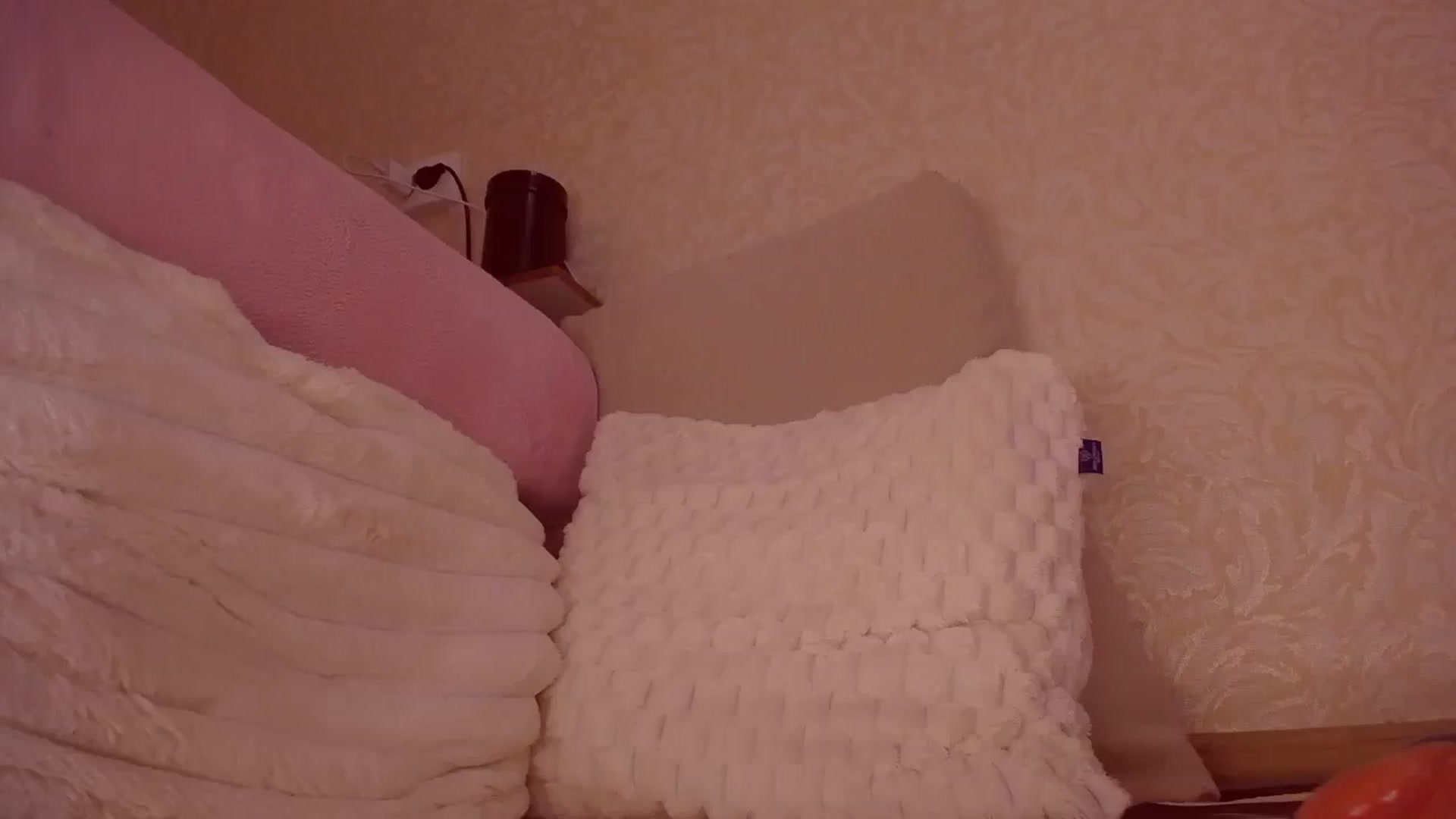 Gallery image thumbnail from YouTubad's myfreecams stream on, 04/13/2025, 09:05 image 17 of 20