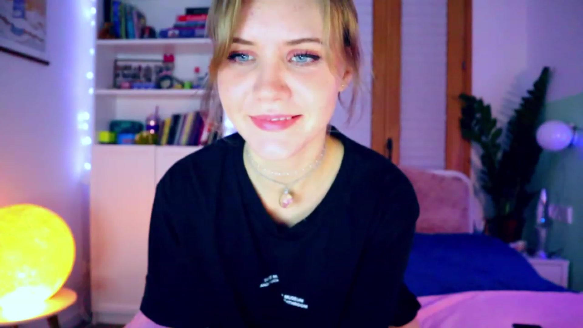 Gallery image thumbnail from YoungDunst's myfreecams stream on, 12/06/2022, 01:47 image 3 of 20