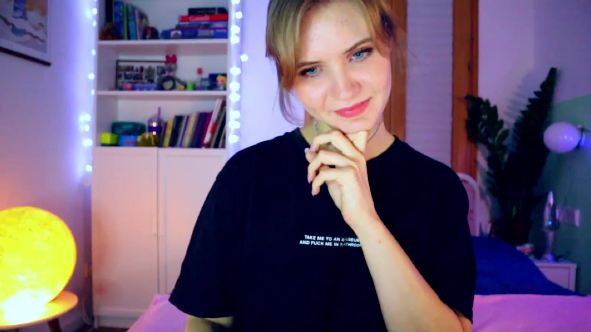 Gallery image thumbnail from YoungDunst's myfreecams stream on, 12/06/2022, 01:47 image 10 of 20