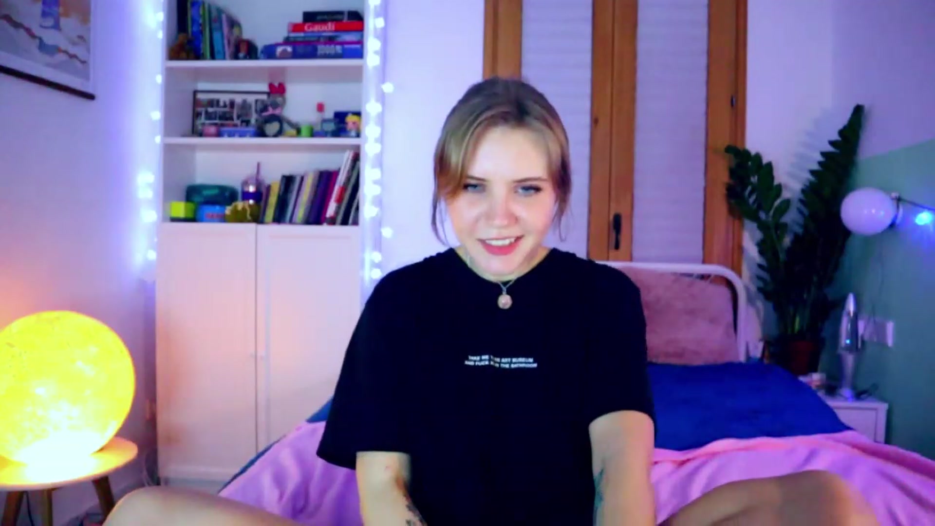 Gallery image thumbnail from YoungDunst's myfreecams stream on, 12/06/2022, 03:19 image 12 of 20