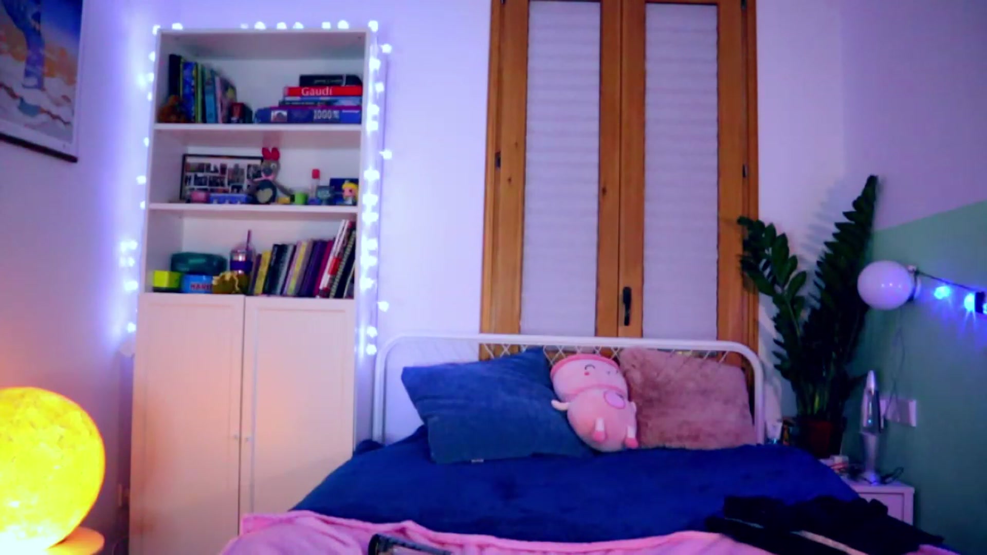 Gallery image thumbnail from YoungDunst's myfreecams stream on, 12/06/2022, 03:19 image 17 of 20