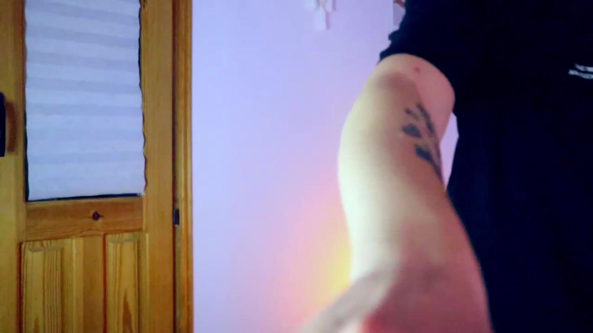 Gallery image thumbnail from YoungDunst's myfreecams stream on, 12/06/2022, 03:35 image 3 of 20