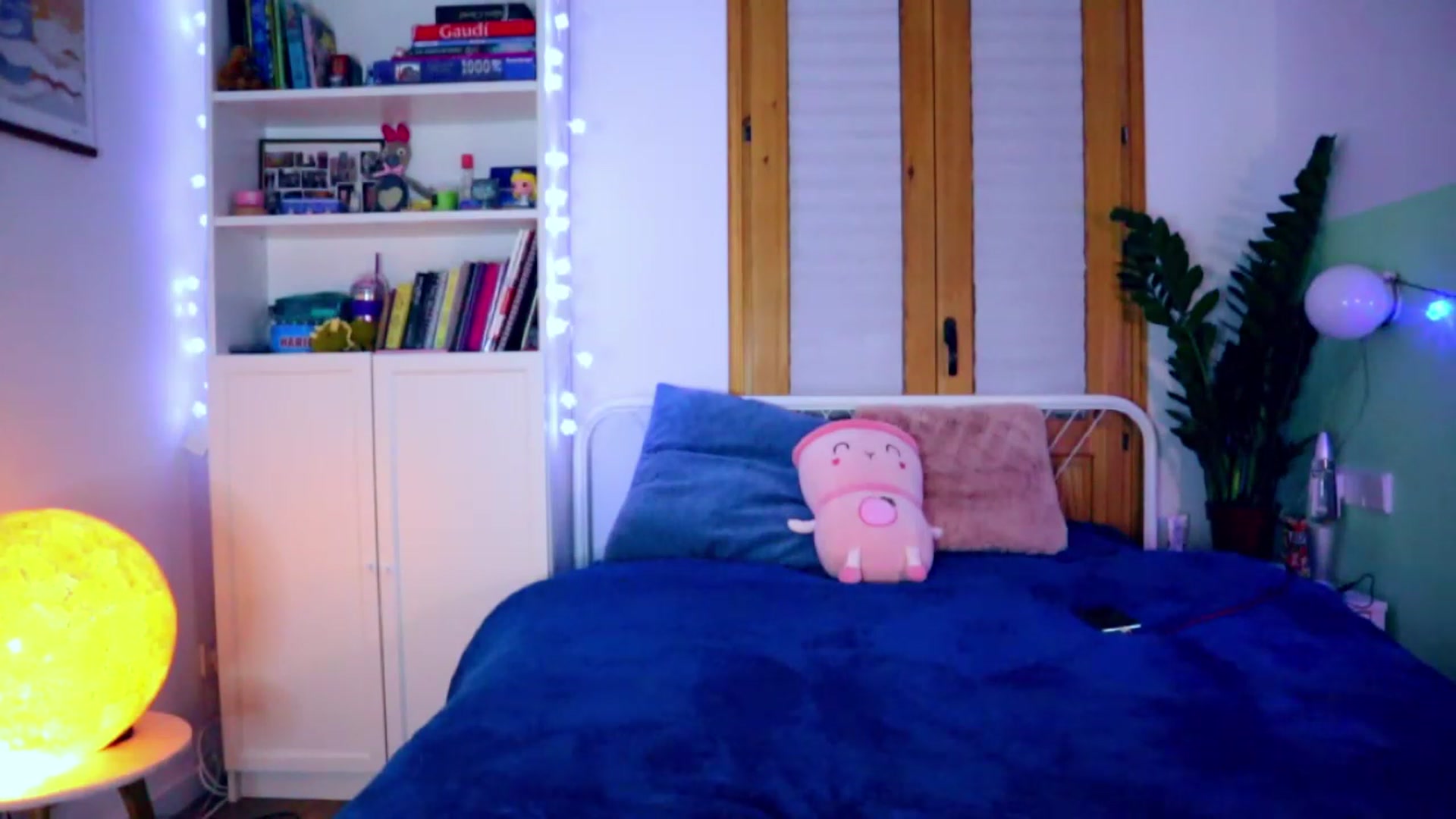 Gallery image thumbnail from YoungDunst's myfreecams stream on, 12/12/2022, 24:24 image 7 of 20