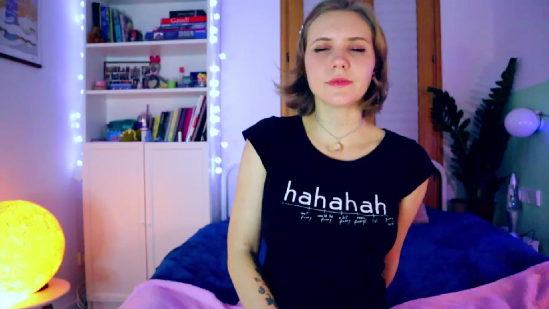 Gallery image thumbnail from YoungDunst's myfreecams stream on, 12/18/2022, 04:26 image 4 of 20