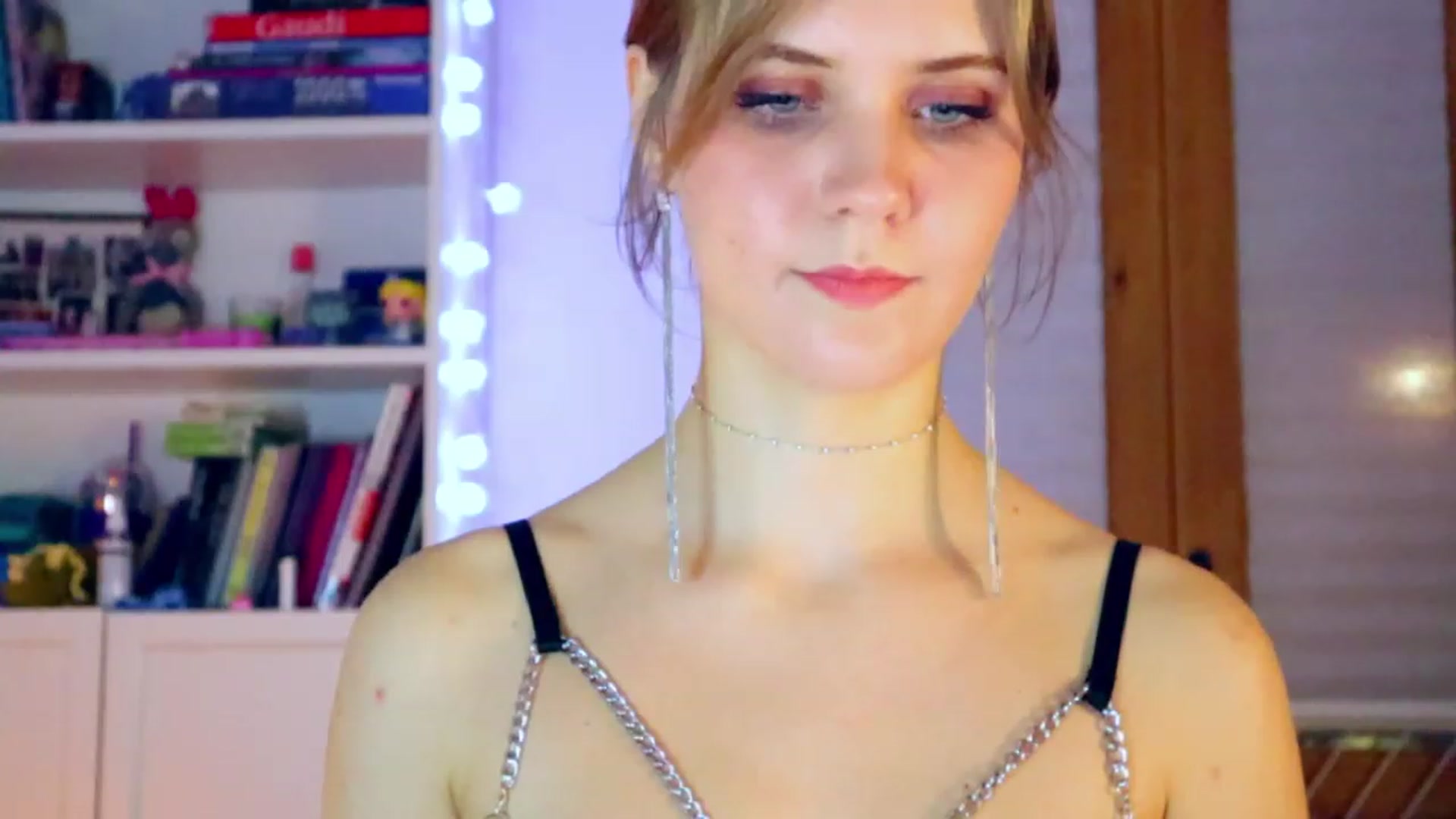 Gallery image thumbnail from YoungDunst's myfreecams stream on, 12/22/2022, 22:00 image 20 of 20