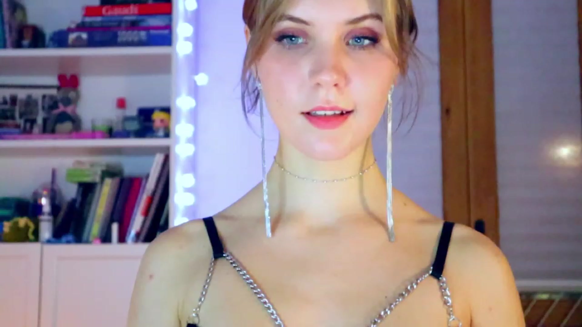 Gallery image thumbnail from YoungDunst's myfreecams stream on, 12/22/2022, 22:00 image 9 of 20