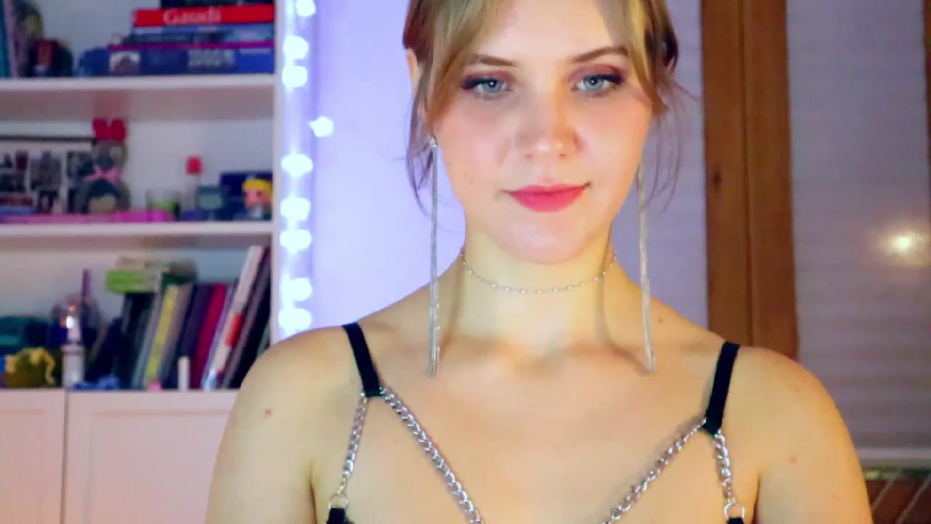 Gallery image thumbnail from YoungDunst's myfreecams stream on, 12/22/2022, 22:00 image 17 of 20